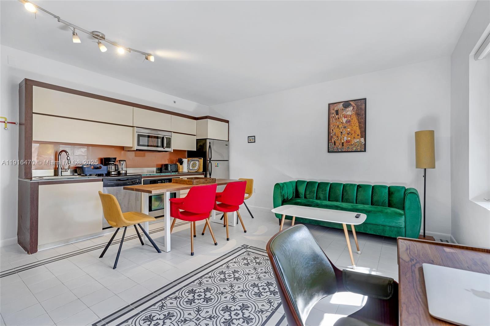 ARTECITY GOVERNOR CONDO - Residential Lease