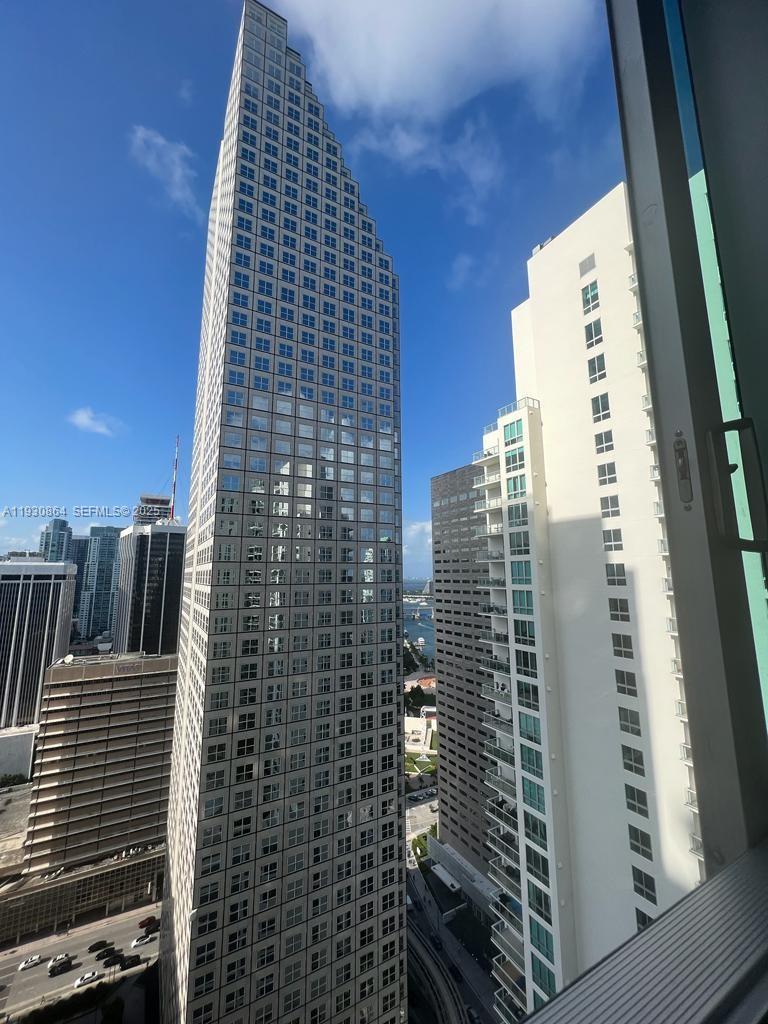 MET 1 CONDO - Residential Lease