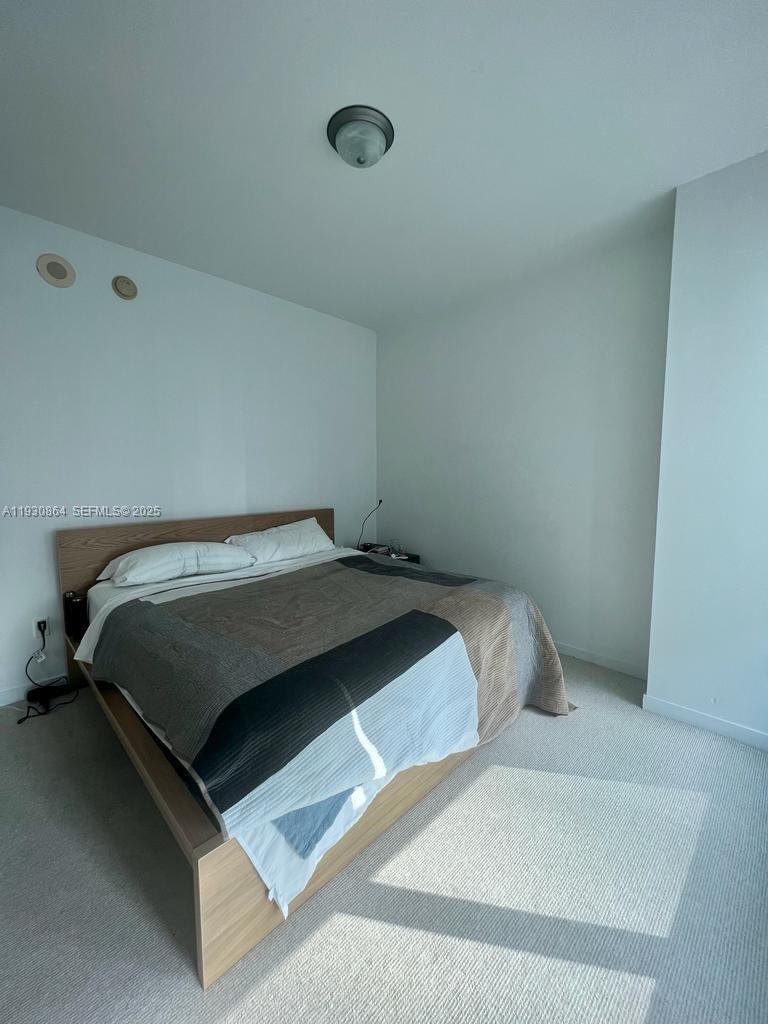 MET 1 CONDO - Residential Lease