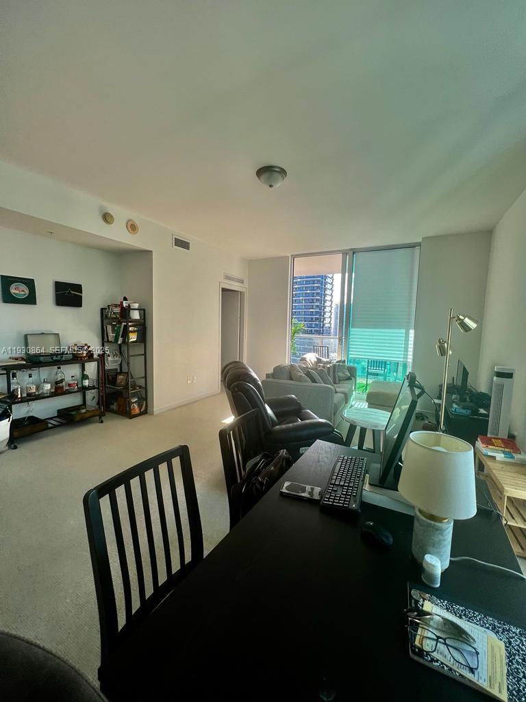 MET 1 CONDO - Residential Lease