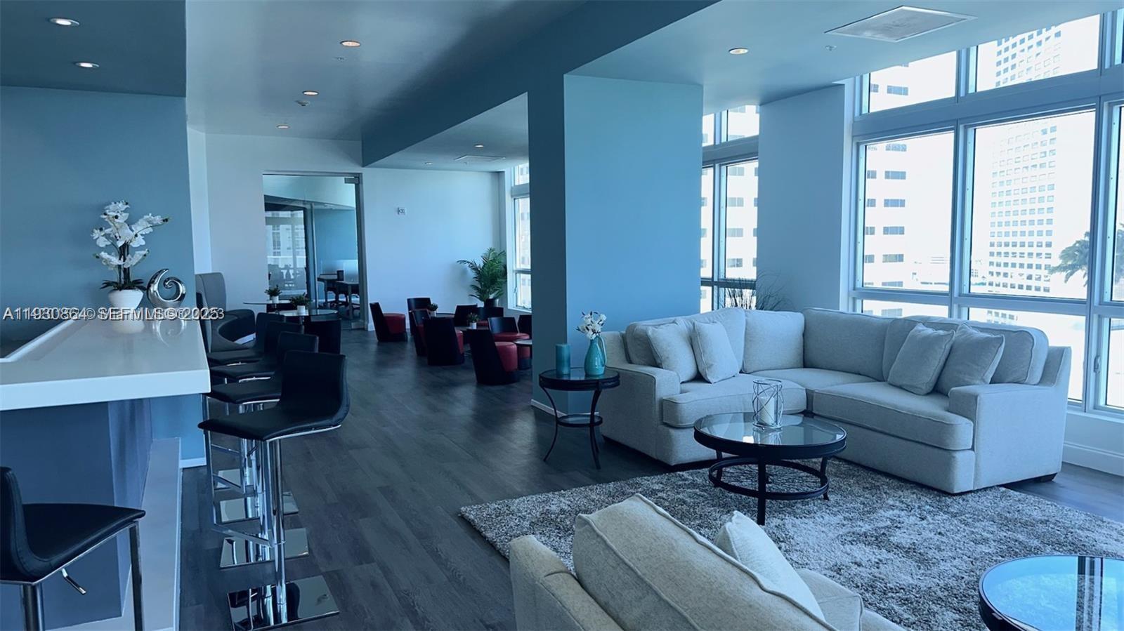 MET 1 CONDO - Residential Lease