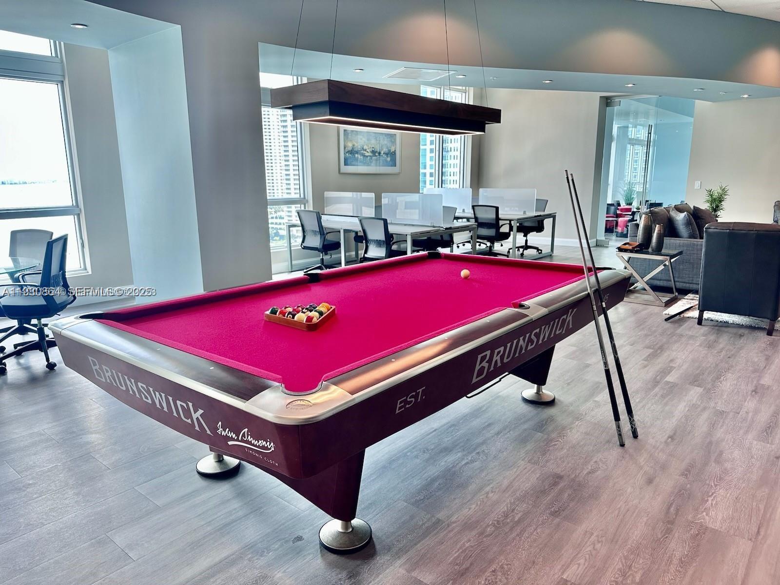 MET 1 CONDO - Residential Lease