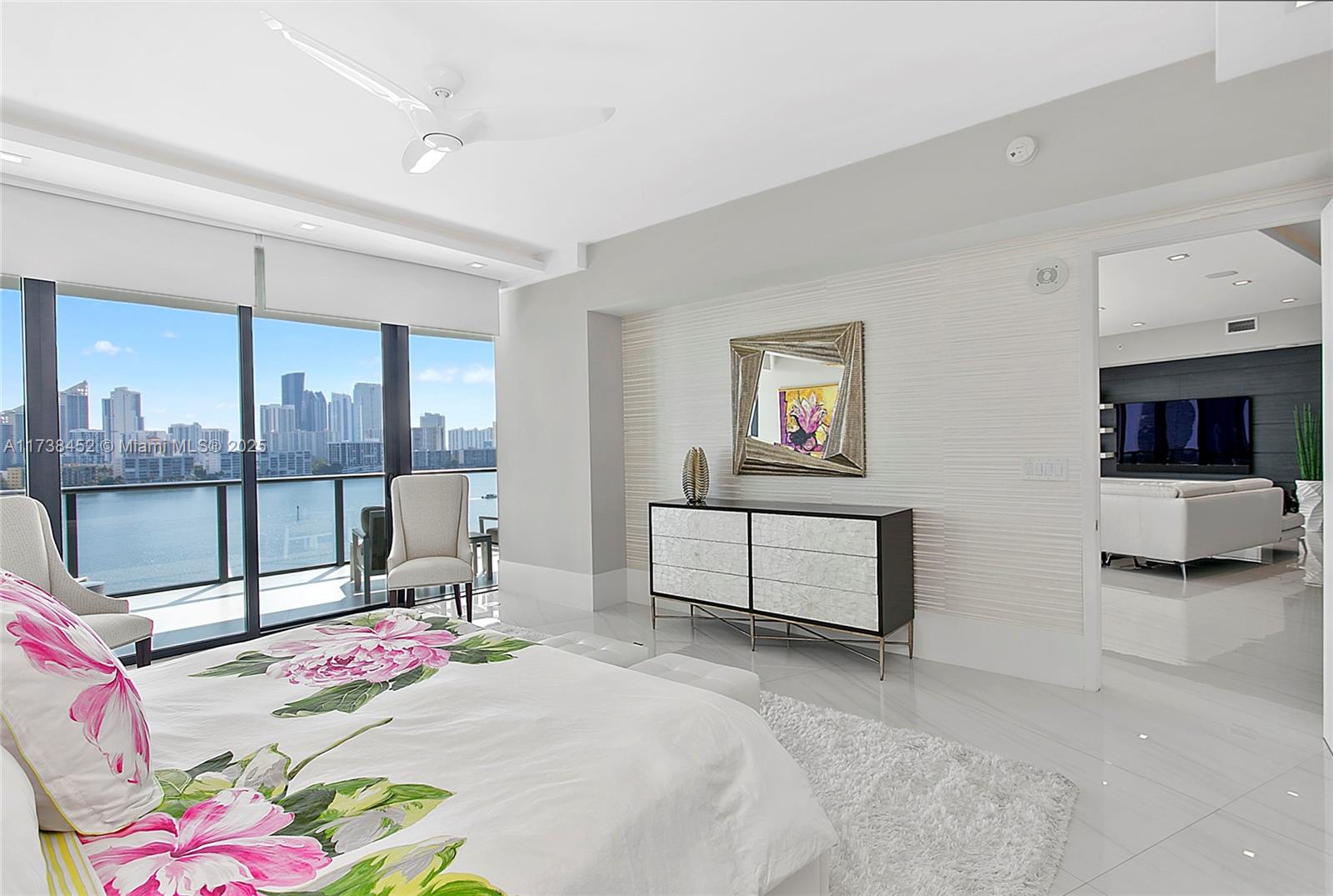 PRIVE CONDO - Residential
