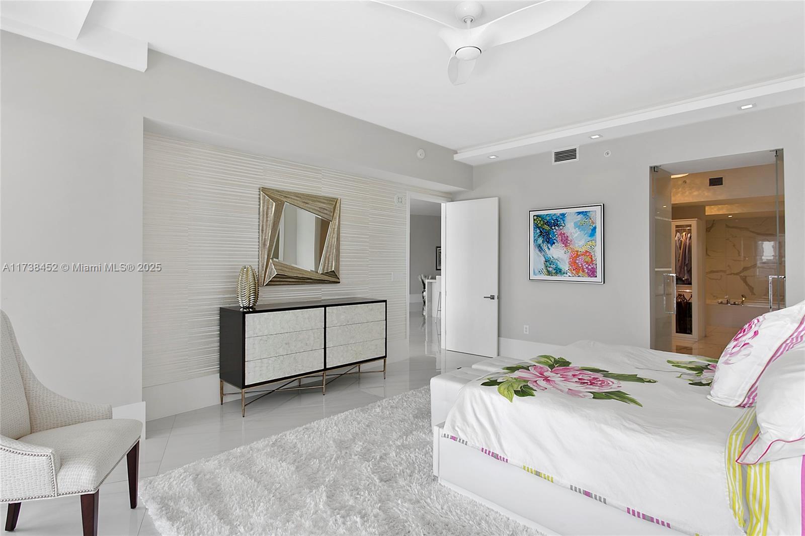 PRIVE CONDO - Residential