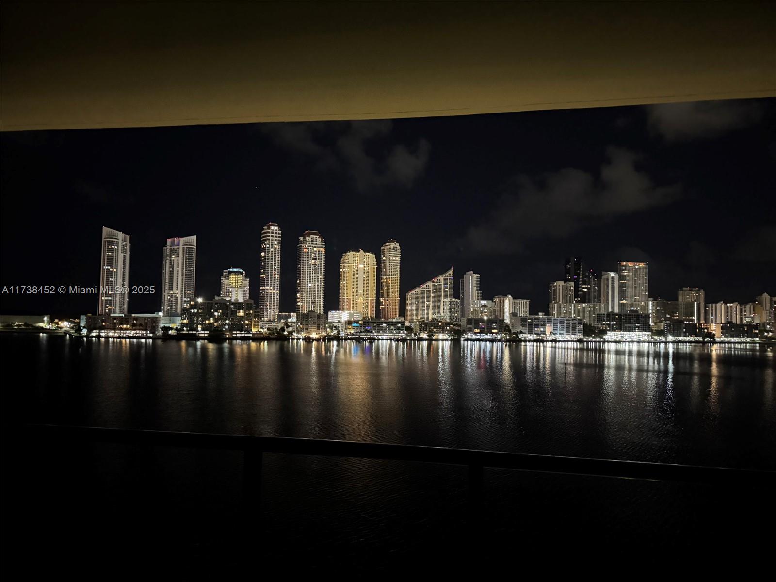 PRIVE CONDO - Residential