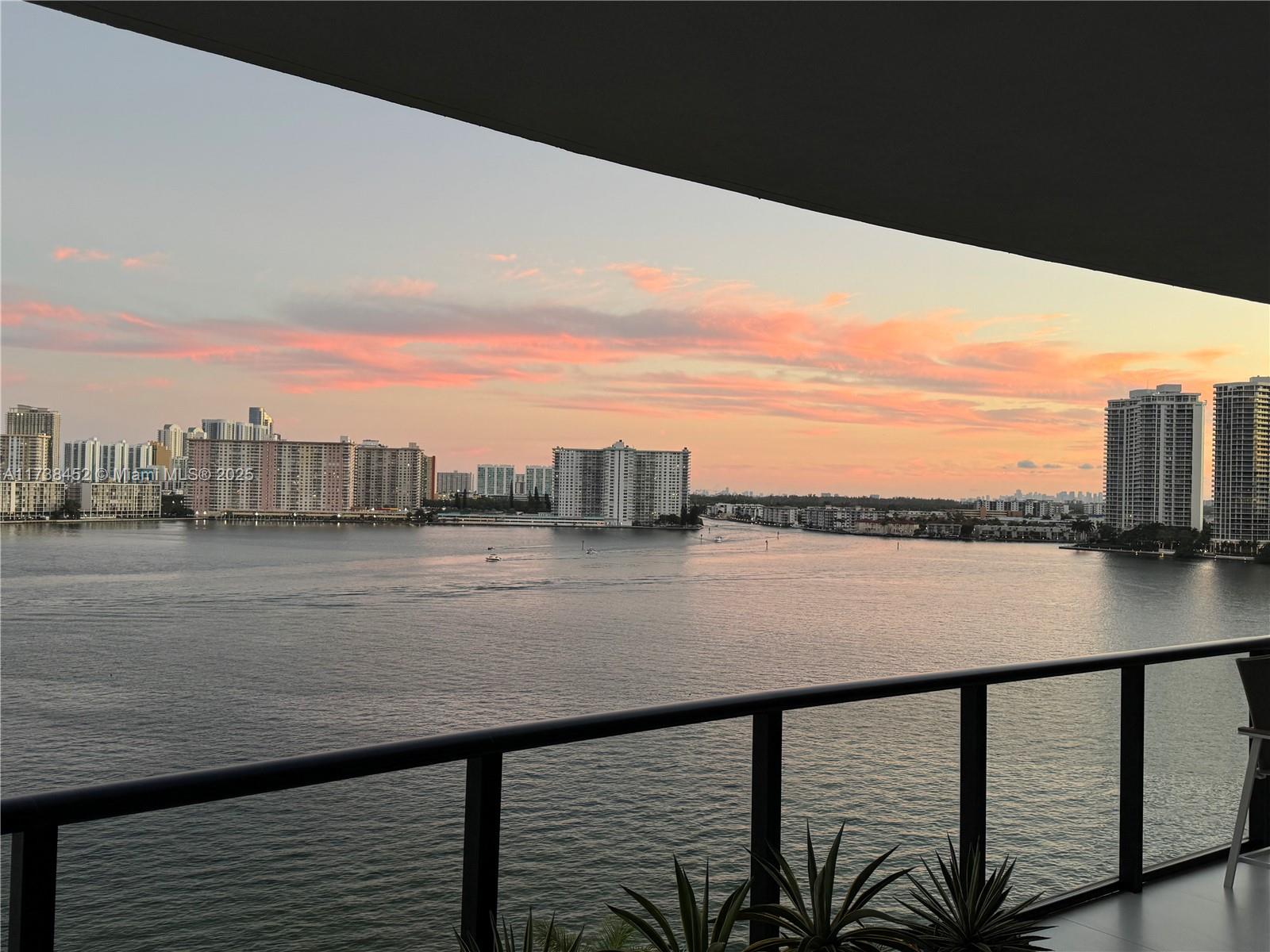 PRIVE CONDO - Residential