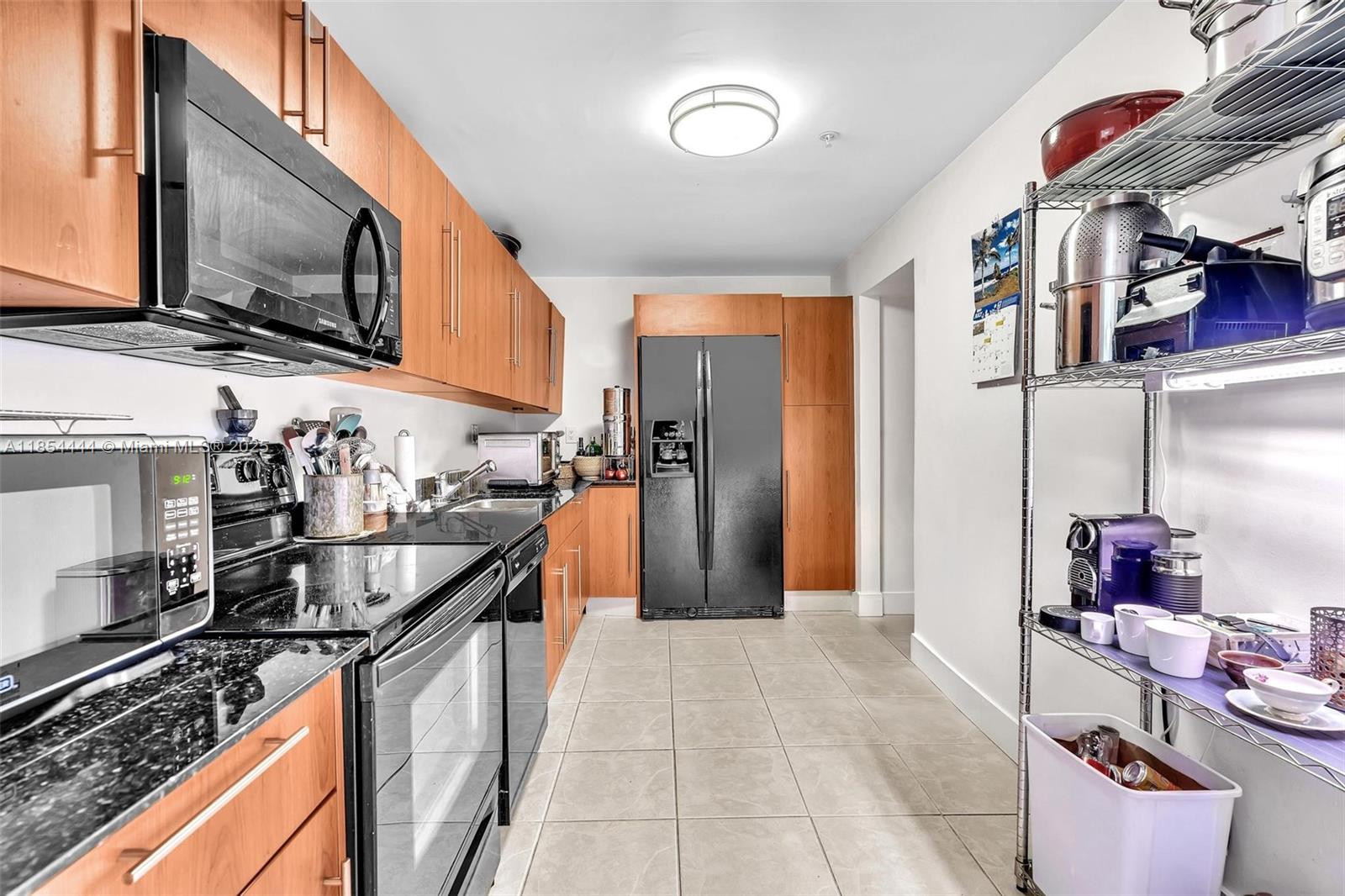 RESIDENCES ON HOLLYWOOD B - Residential