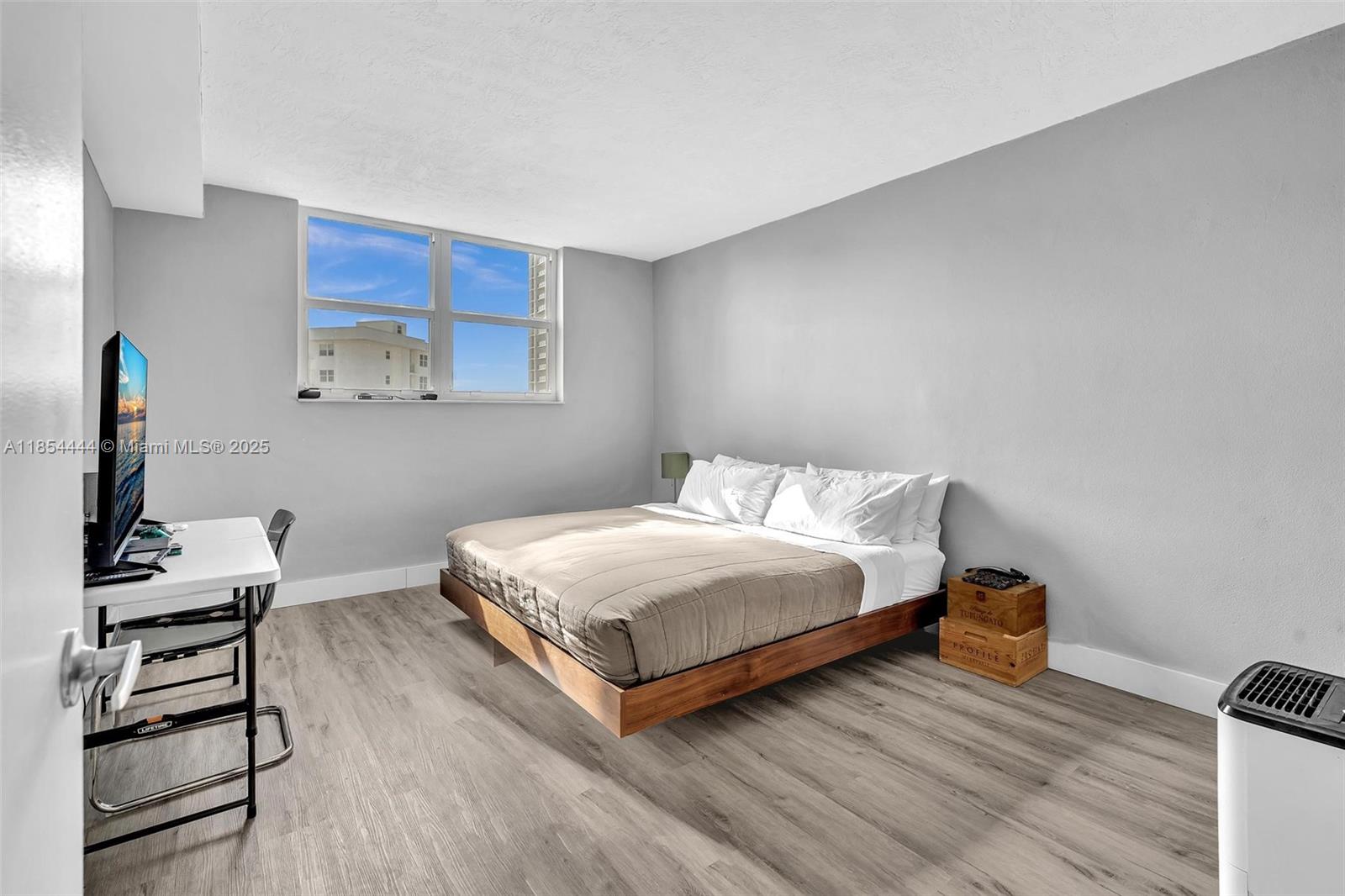 RESIDENCES ON HOLLYWOOD B - Residential