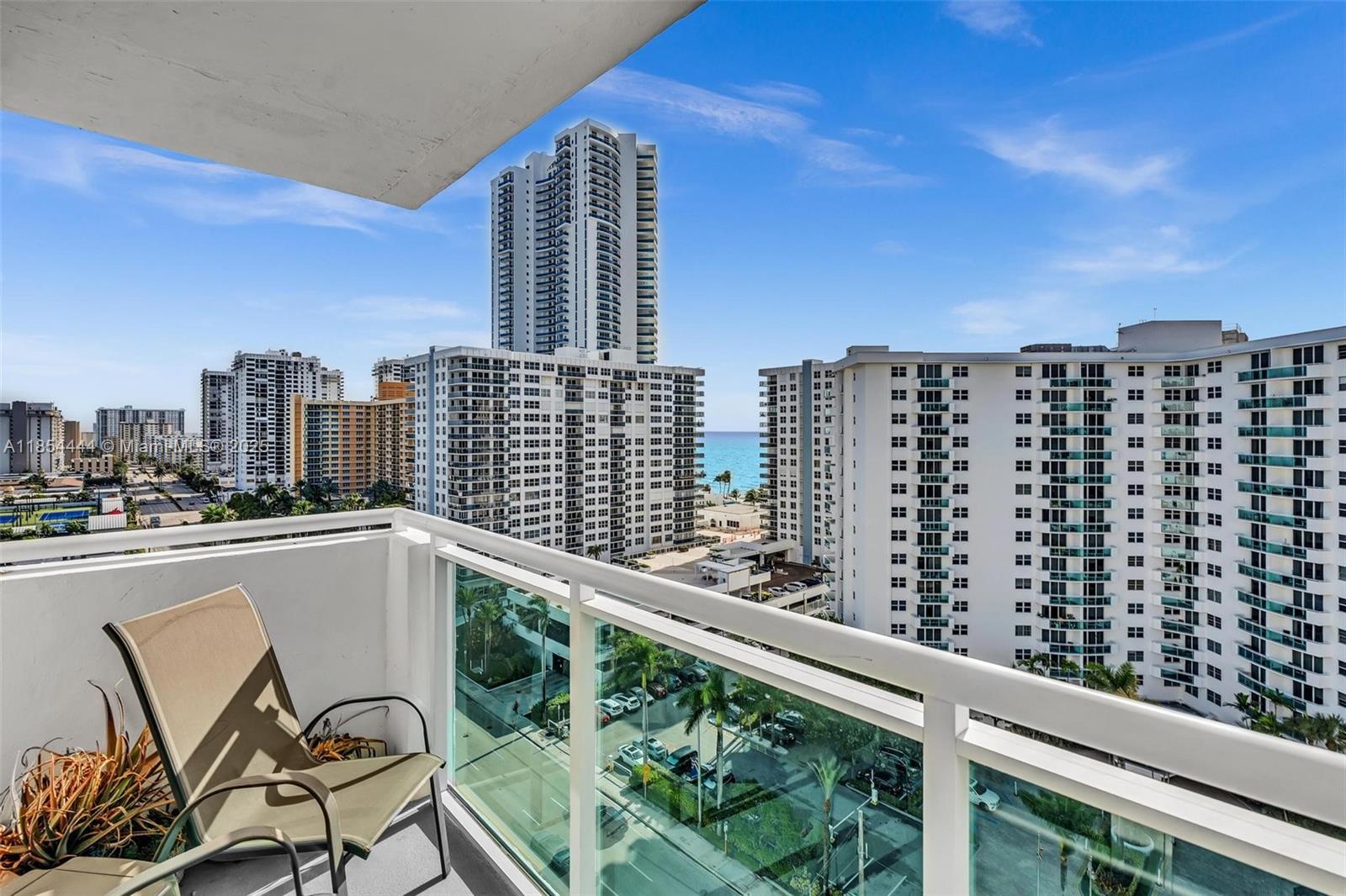 RESIDENCES ON HOLLYWOOD B - Residential