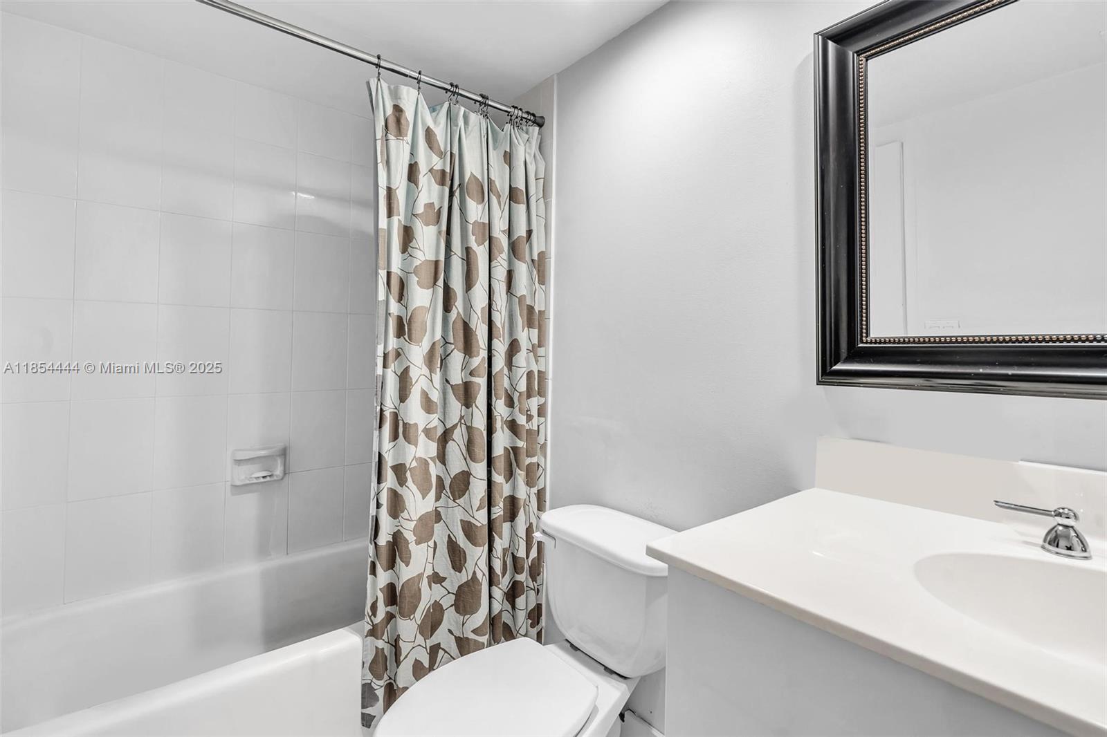 RESIDENCES ON HOLLYWOOD B - Residential