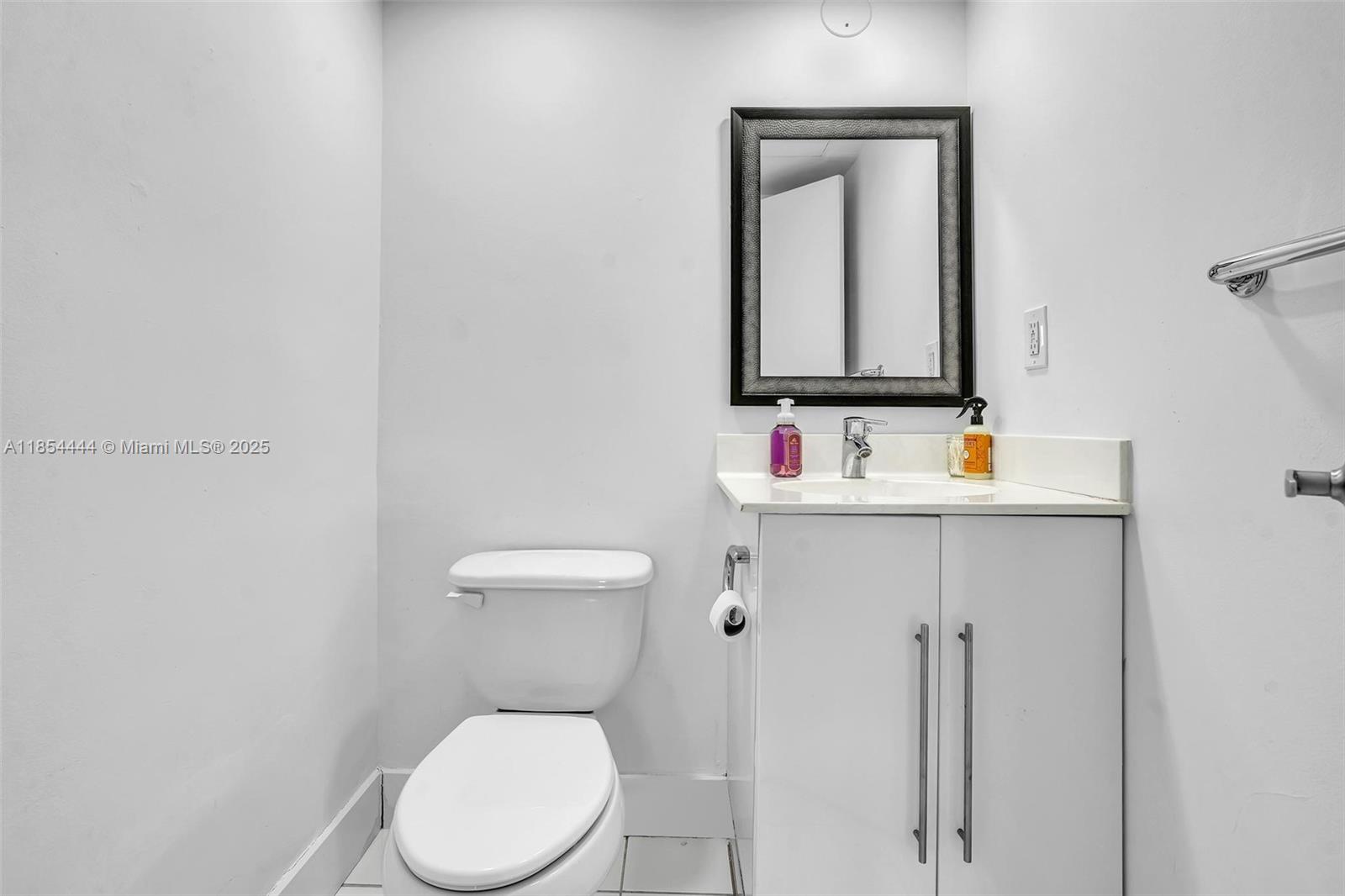 RESIDENCES ON HOLLYWOOD B - Residential