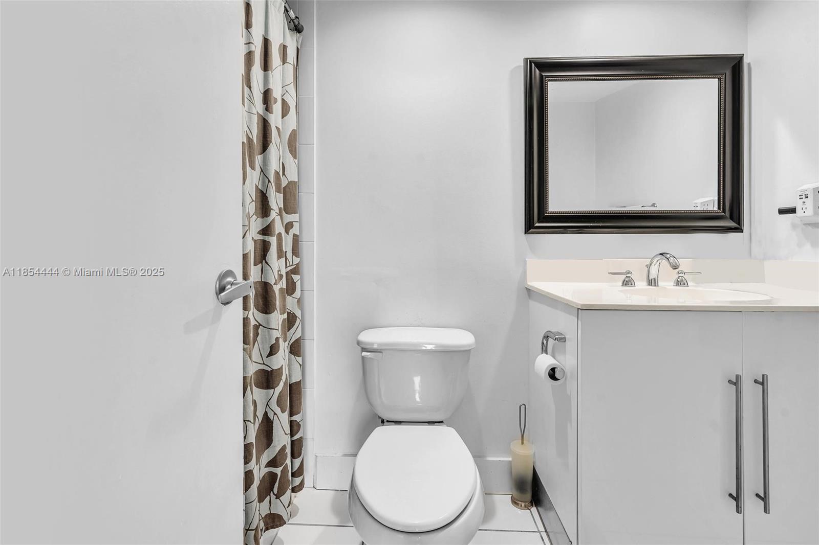 RESIDENCES ON HOLLYWOOD B - Residential