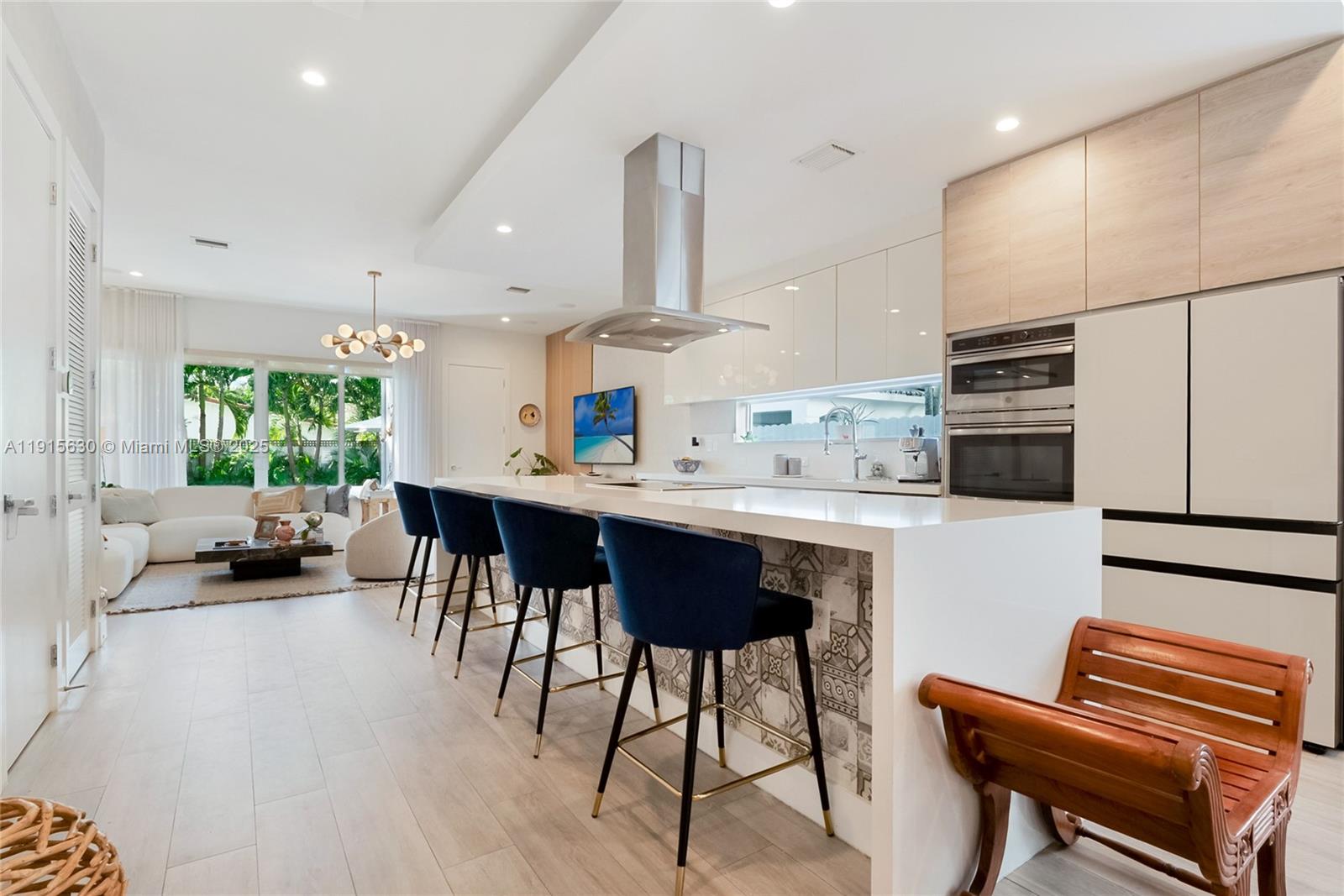 THE ROADS TOWNHOMES CONDO - Residential