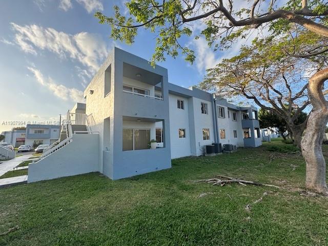 LAKE FOREST PARK CONDO VI - Residential