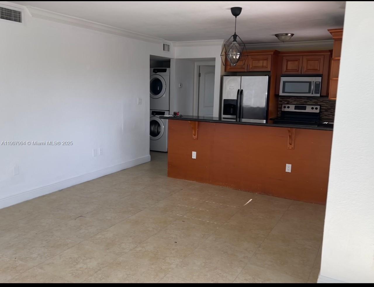 LAKE FOREST PARK CONDO VI - Residential