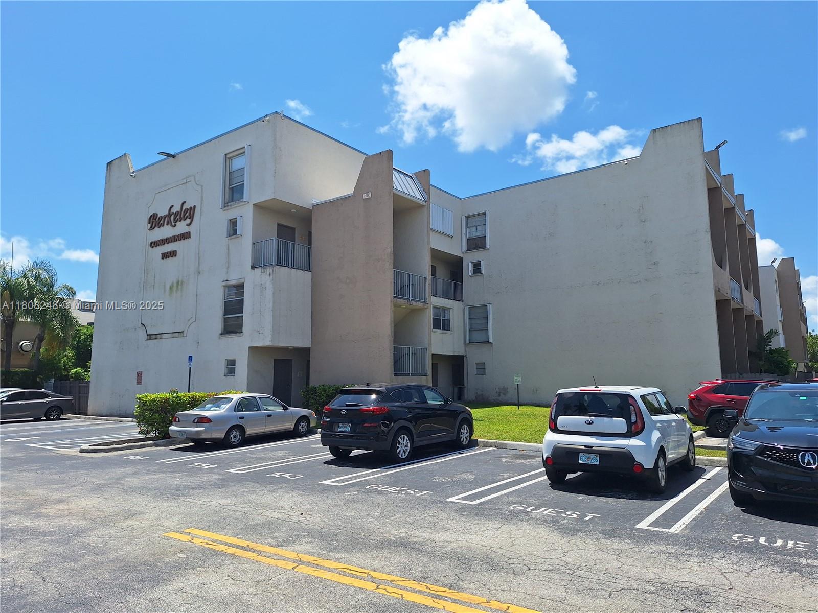 10900 Sw 104th St 121, Miami, Broward County, Florida - 2 Bedrooms  
2 Bathrooms - 