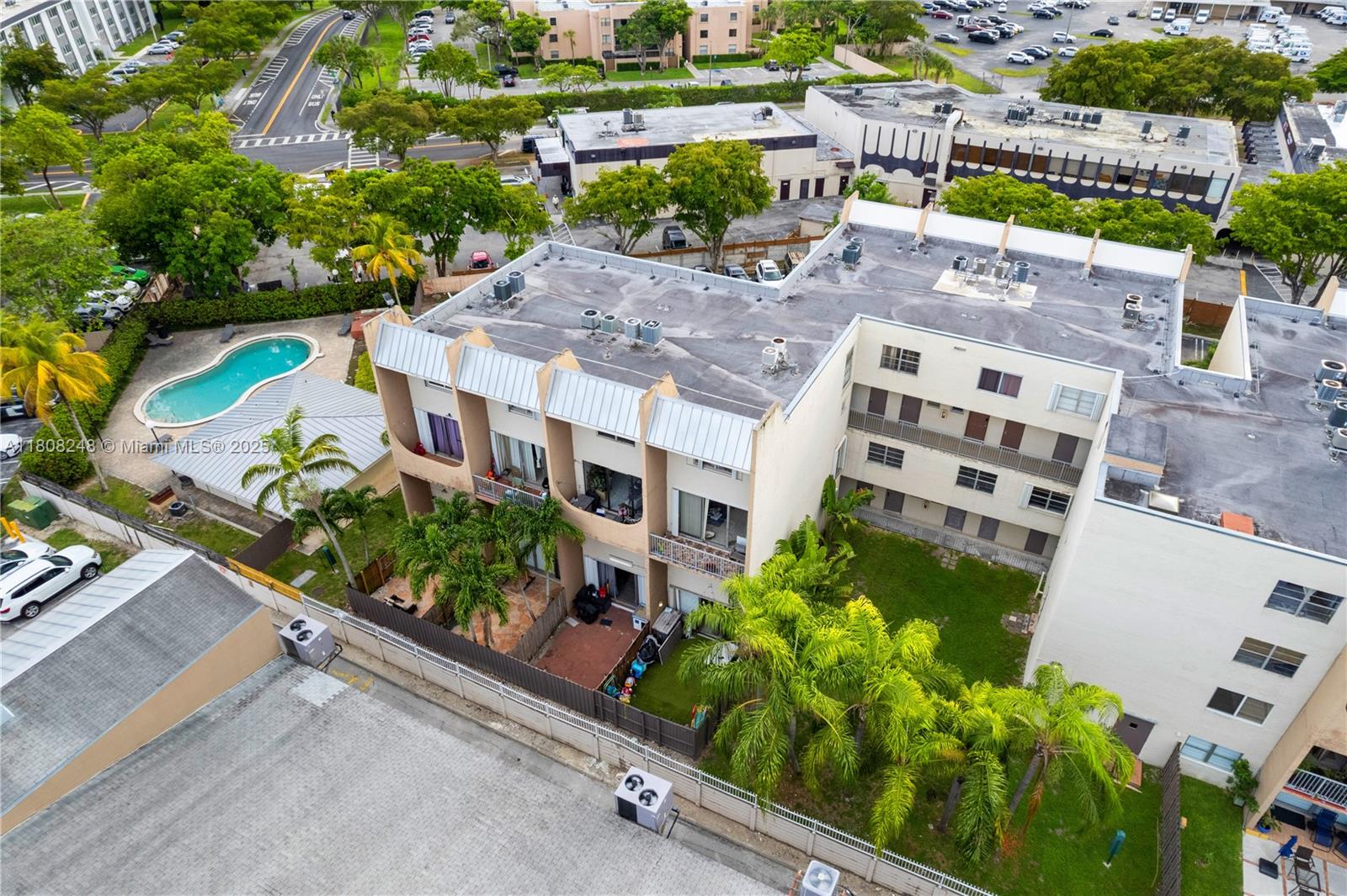 THE BERKELEY CONDO - Residential