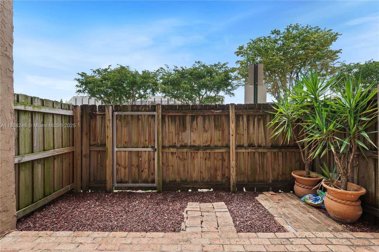 THE BERKELEY CONDO - Residential