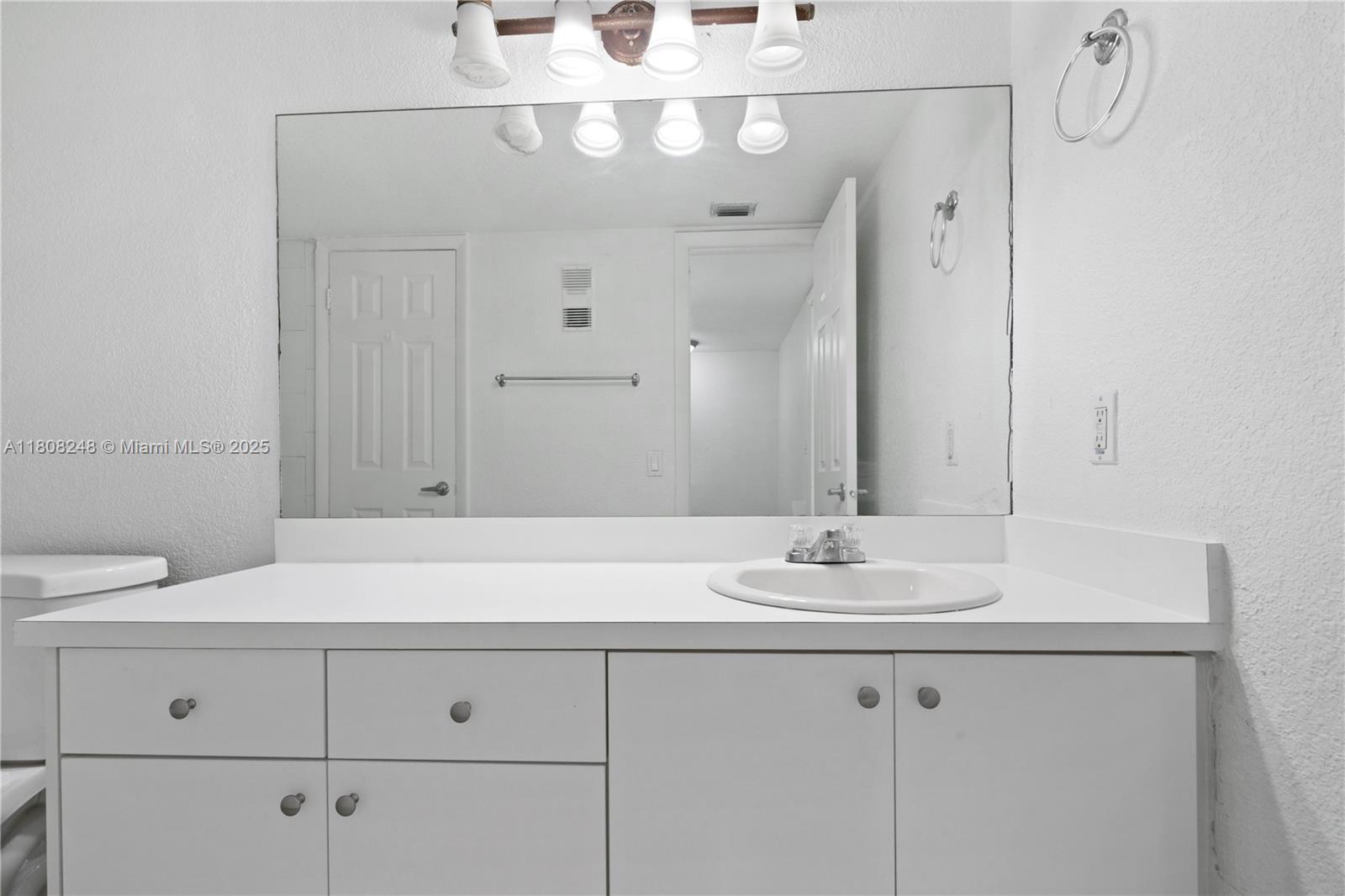 THE BERKELEY CONDO - Residential