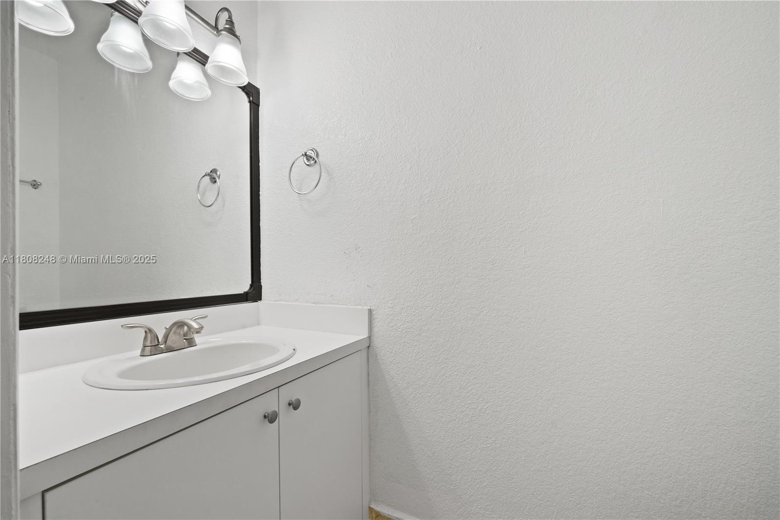 THE BERKELEY CONDO - Residential