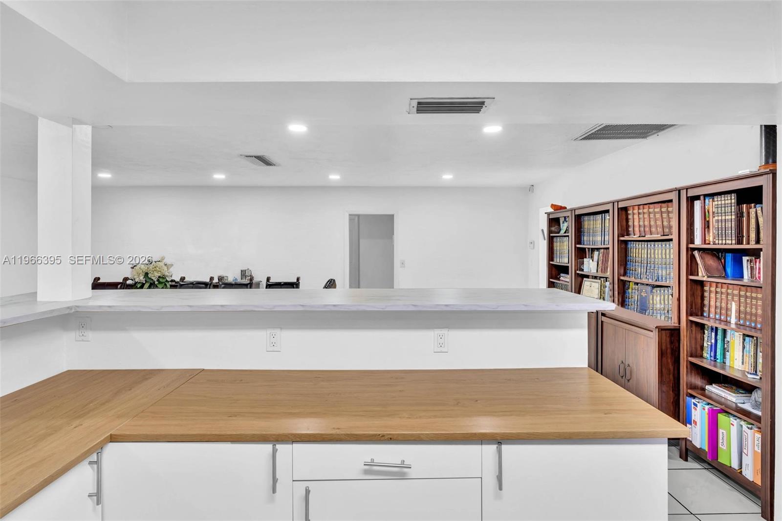 ALTOS DEL MAR NO 6 - Residential