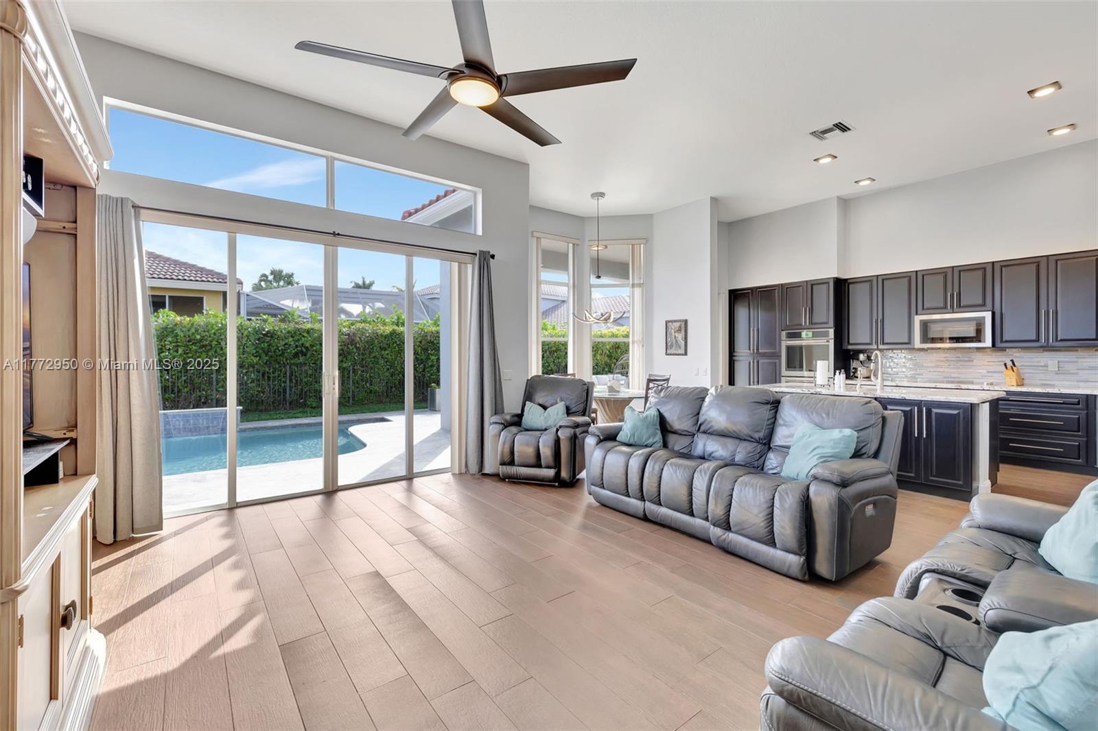 MARINERS COVE OF EAGLE LA - Residential