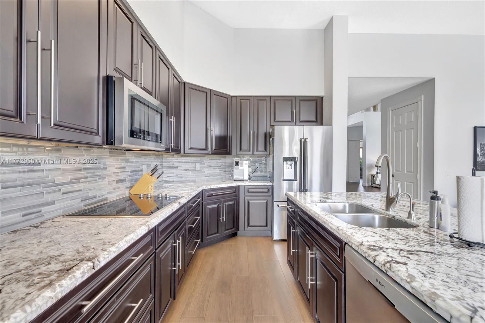 MARINERS COVE OF EAGLE LA - Residential