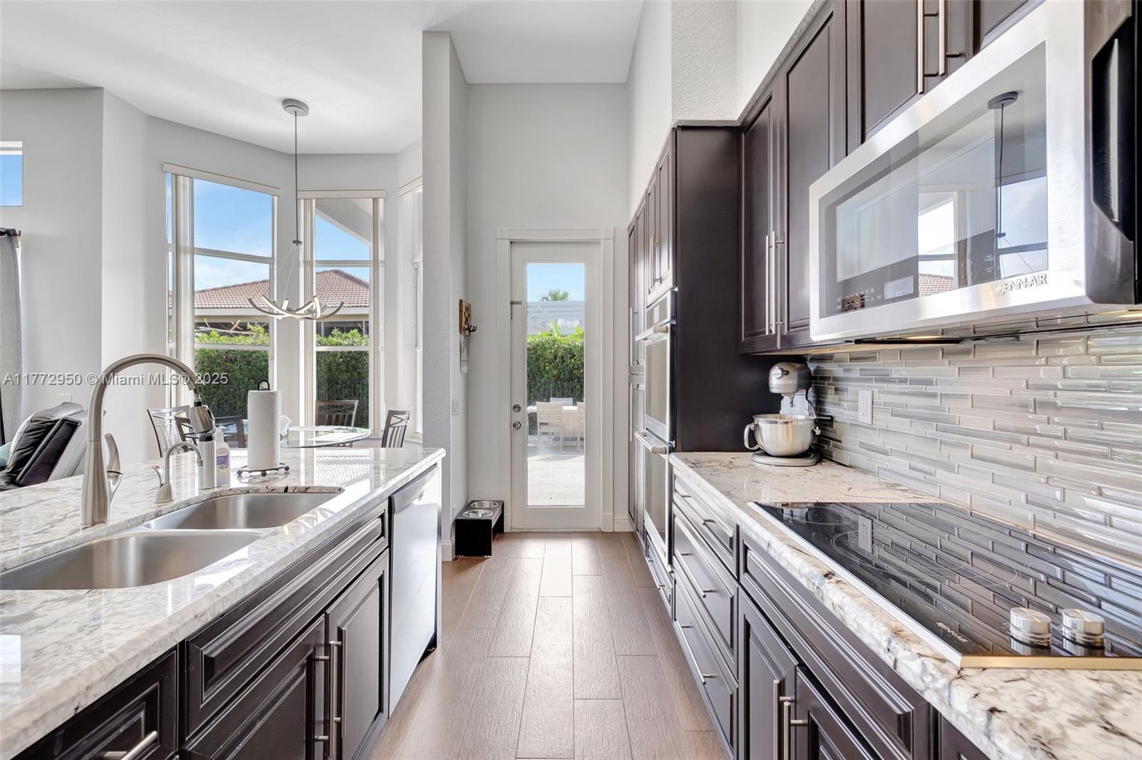 MARINERS COVE OF EAGLE LA - Residential