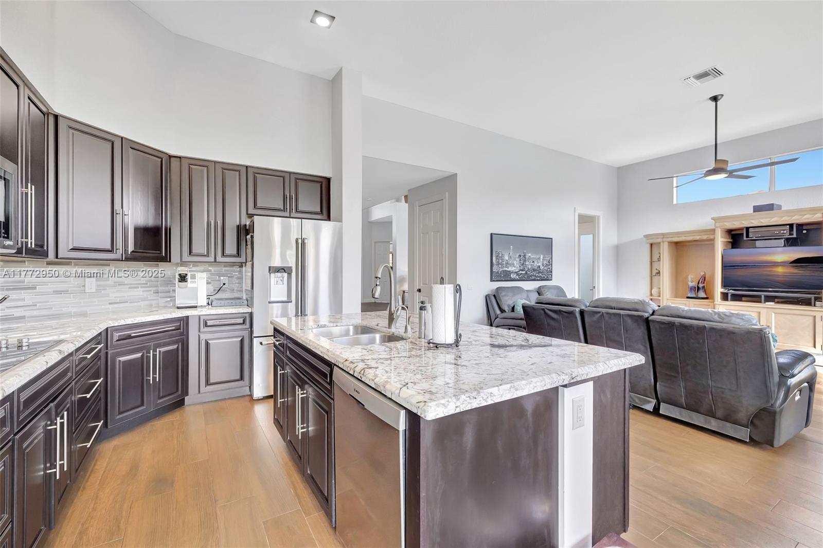 MARINERS COVE OF EAGLE LA - Residential