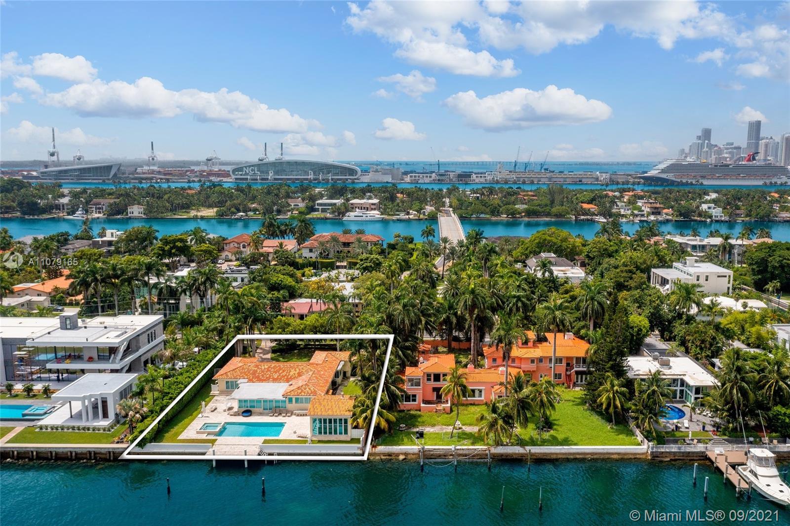 HIBISCUS ISLAND - Land