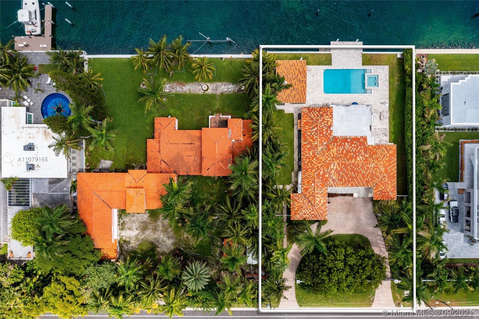 HIBISCUS ISLAND - Land