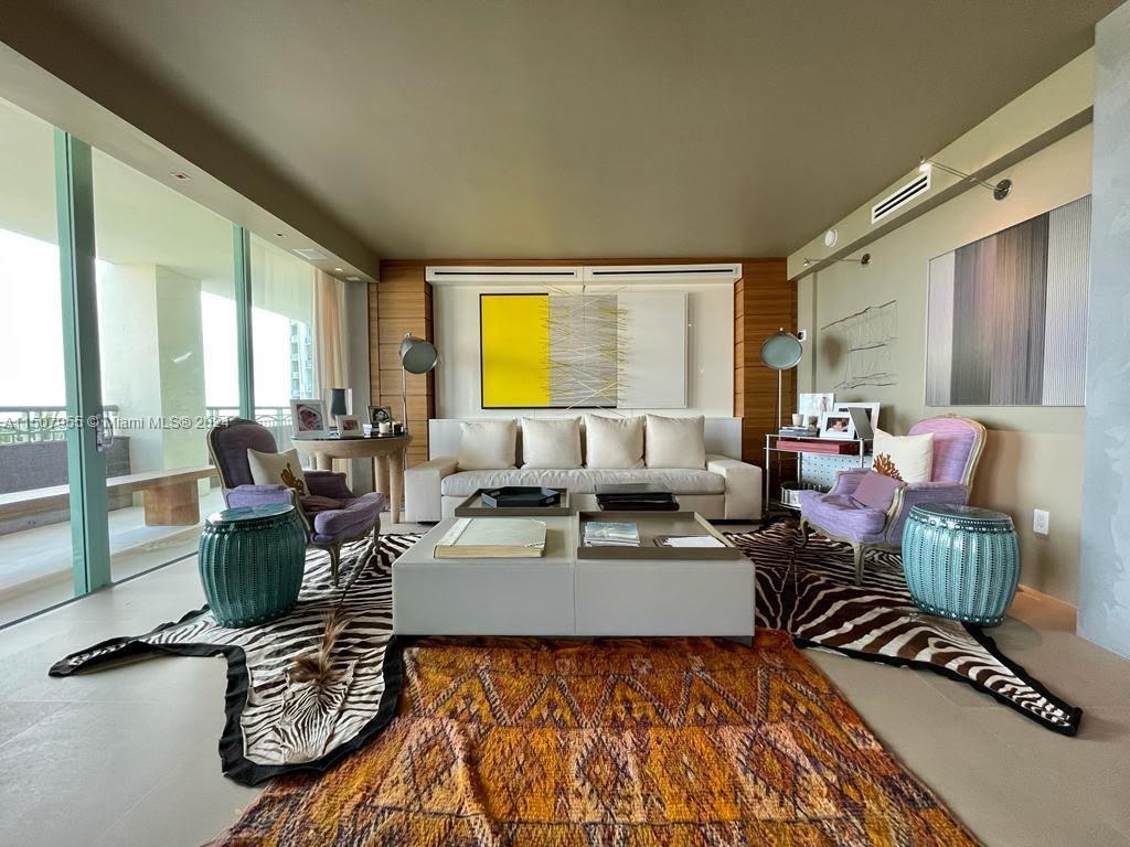 THE TOWER RESIDENCES COND - Residential