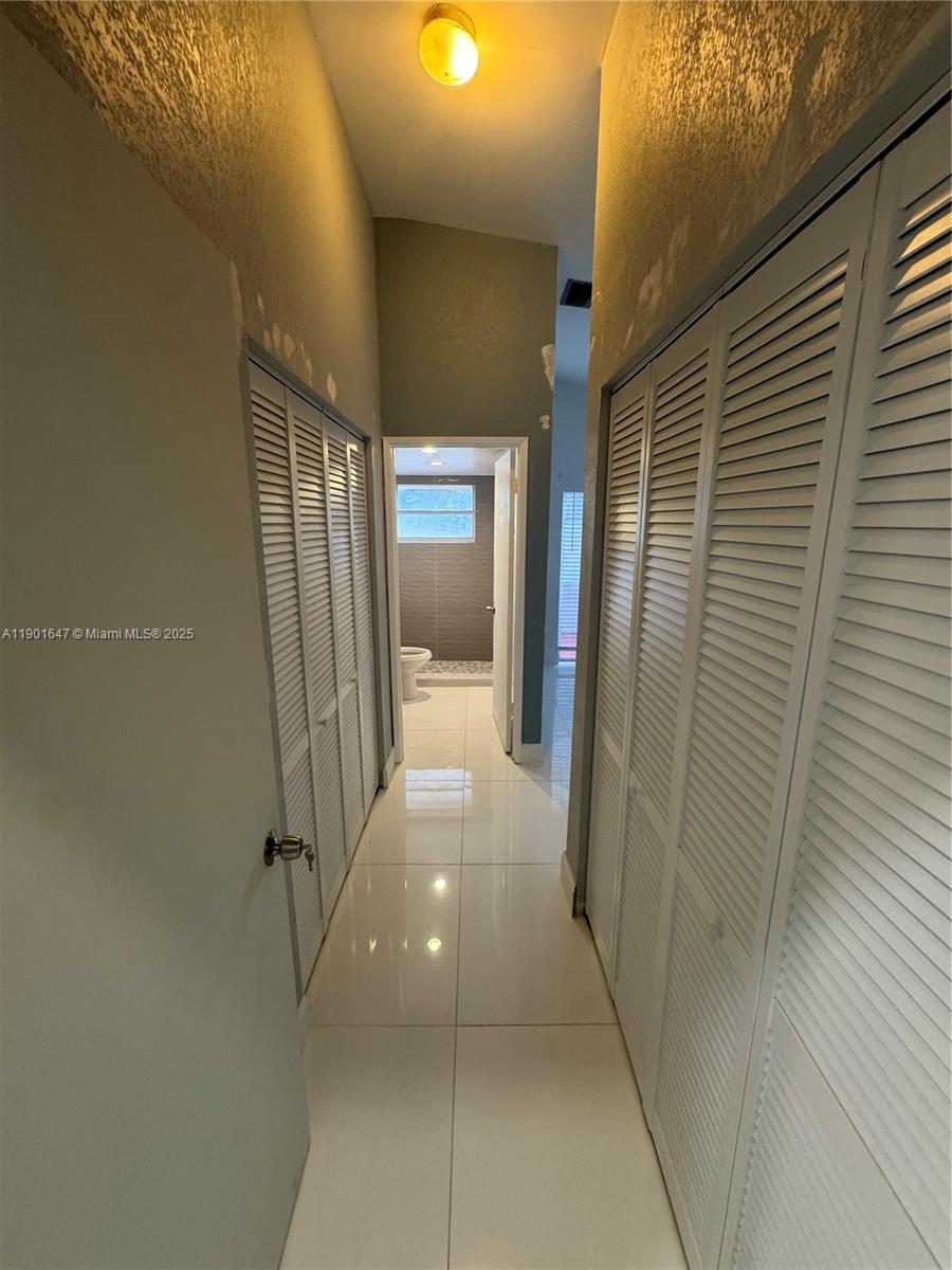 POINT LAKE CONDO V - Residential Lease