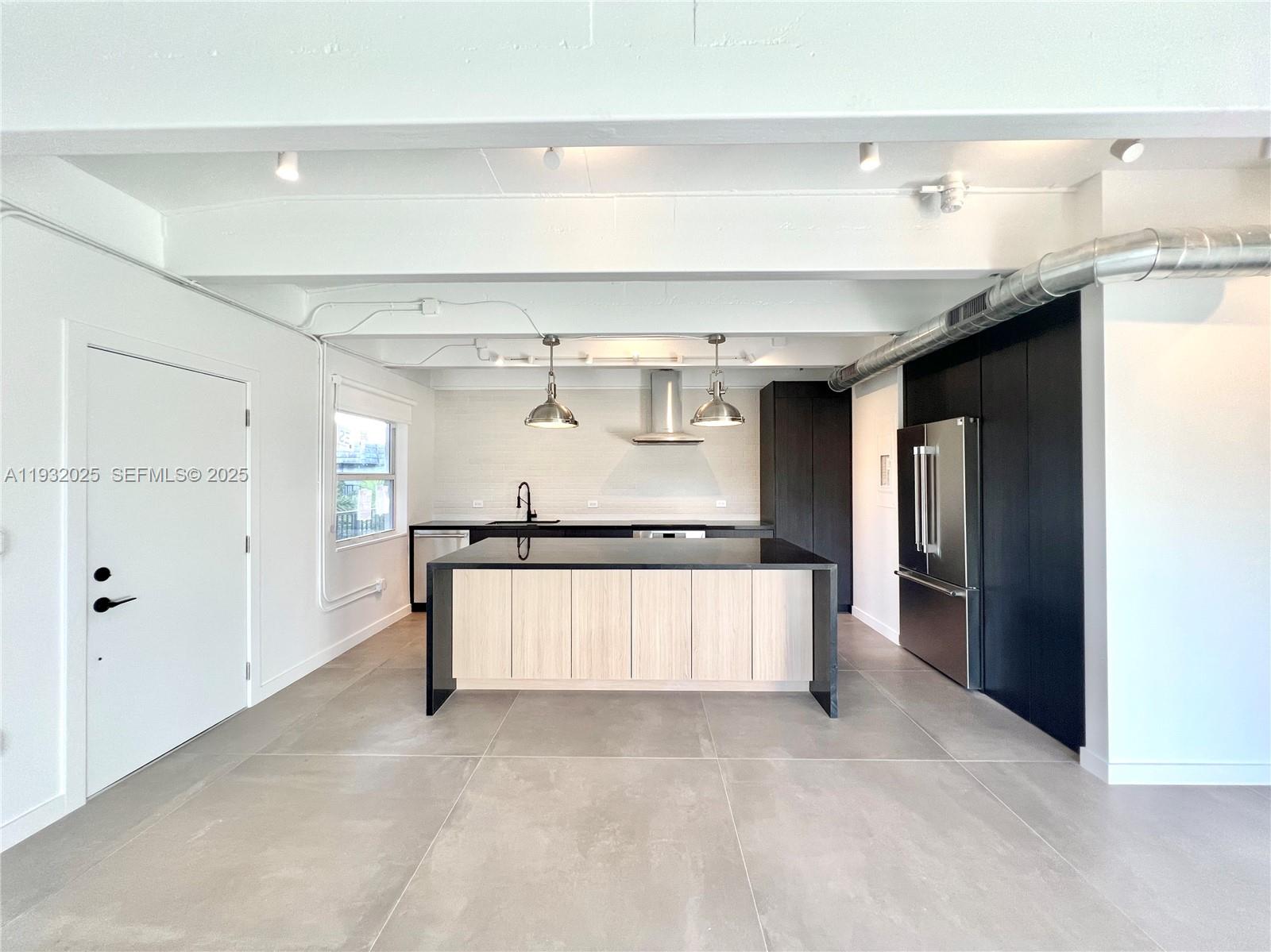 6815 Edgewater Dr 308