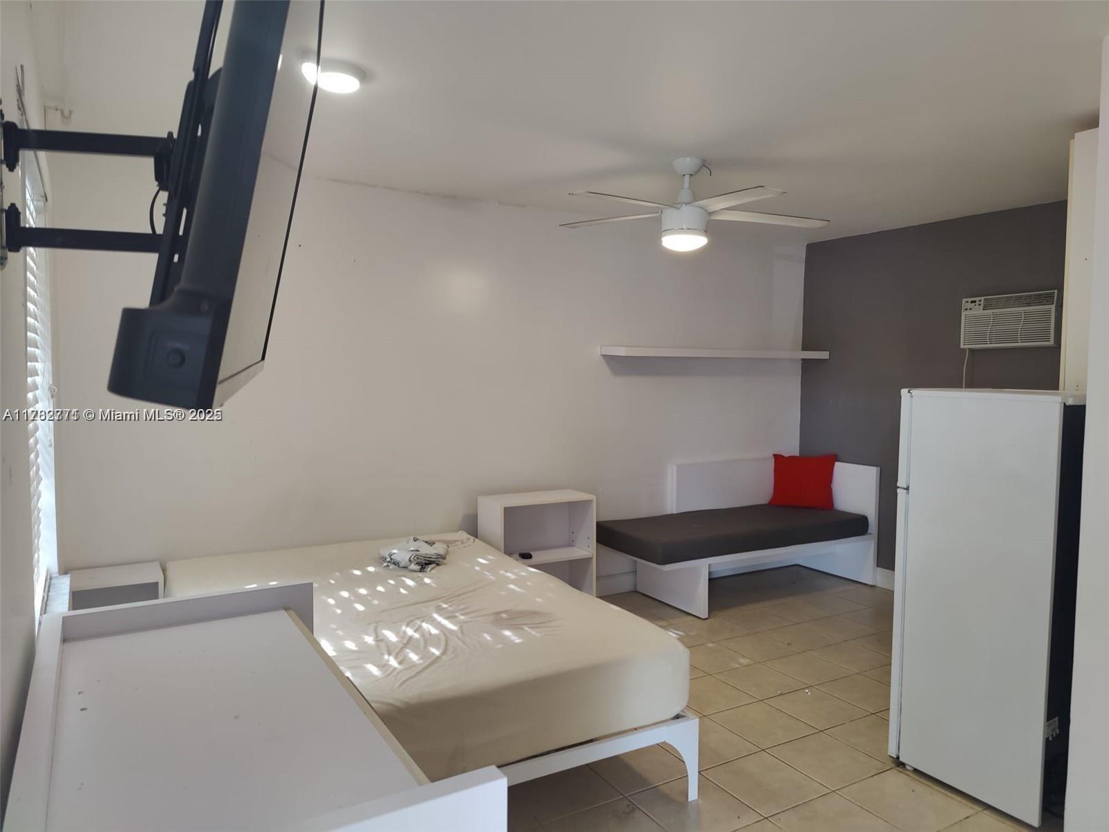 Photo 1 of 315 Walnut St 2, Hollywood, Florida, $1,850, Web #: 11782771