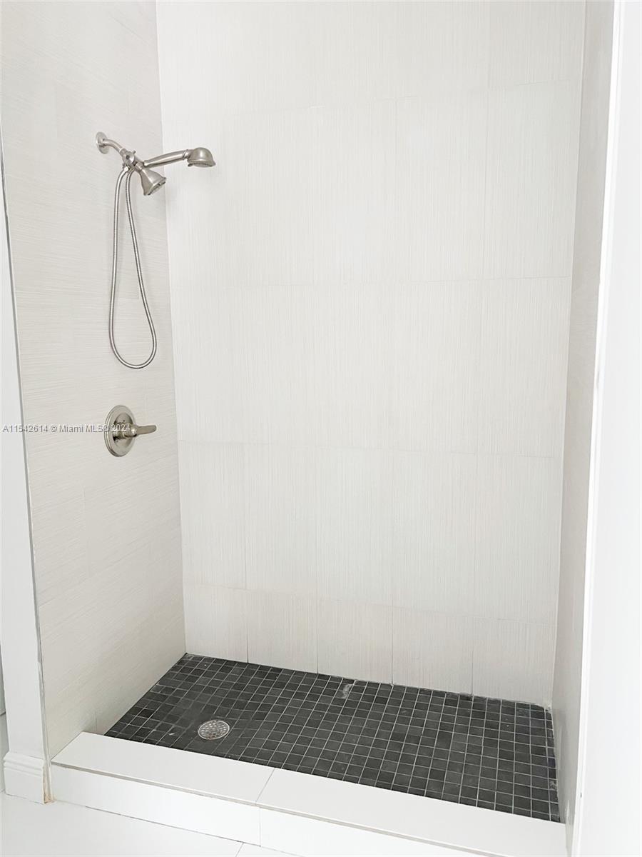 SWEETWATER ESTATES SUB - Residential