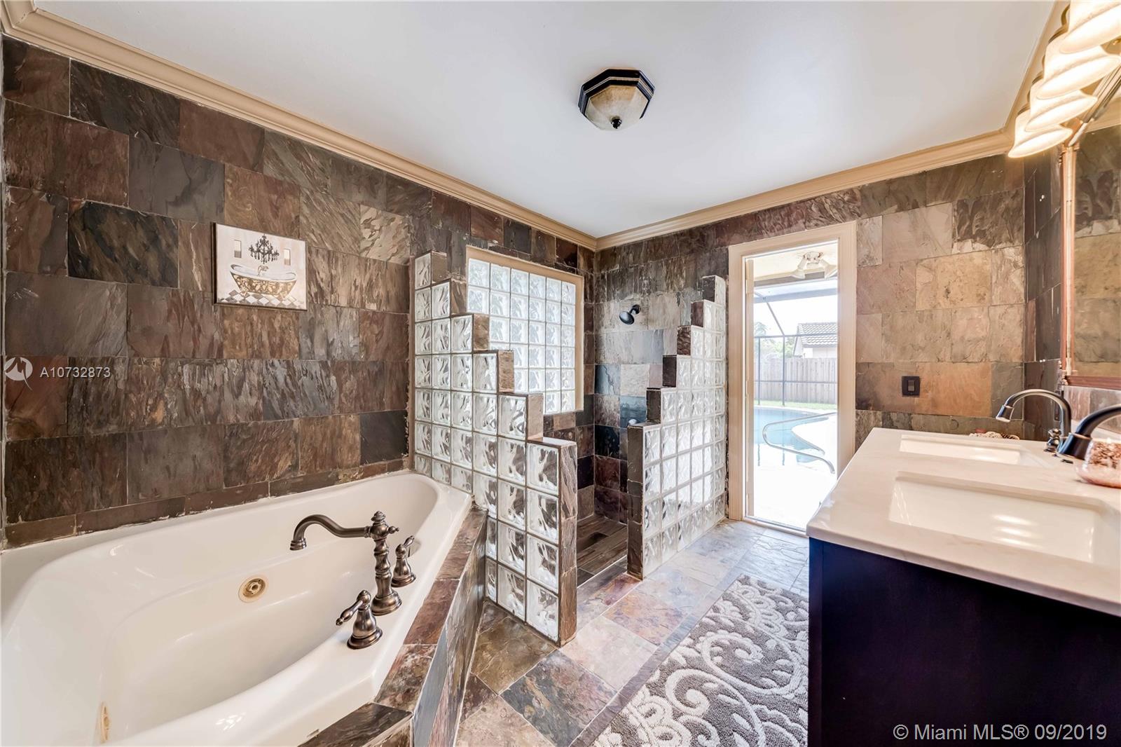 JACARANDA LAKES SEC 1 - Residential