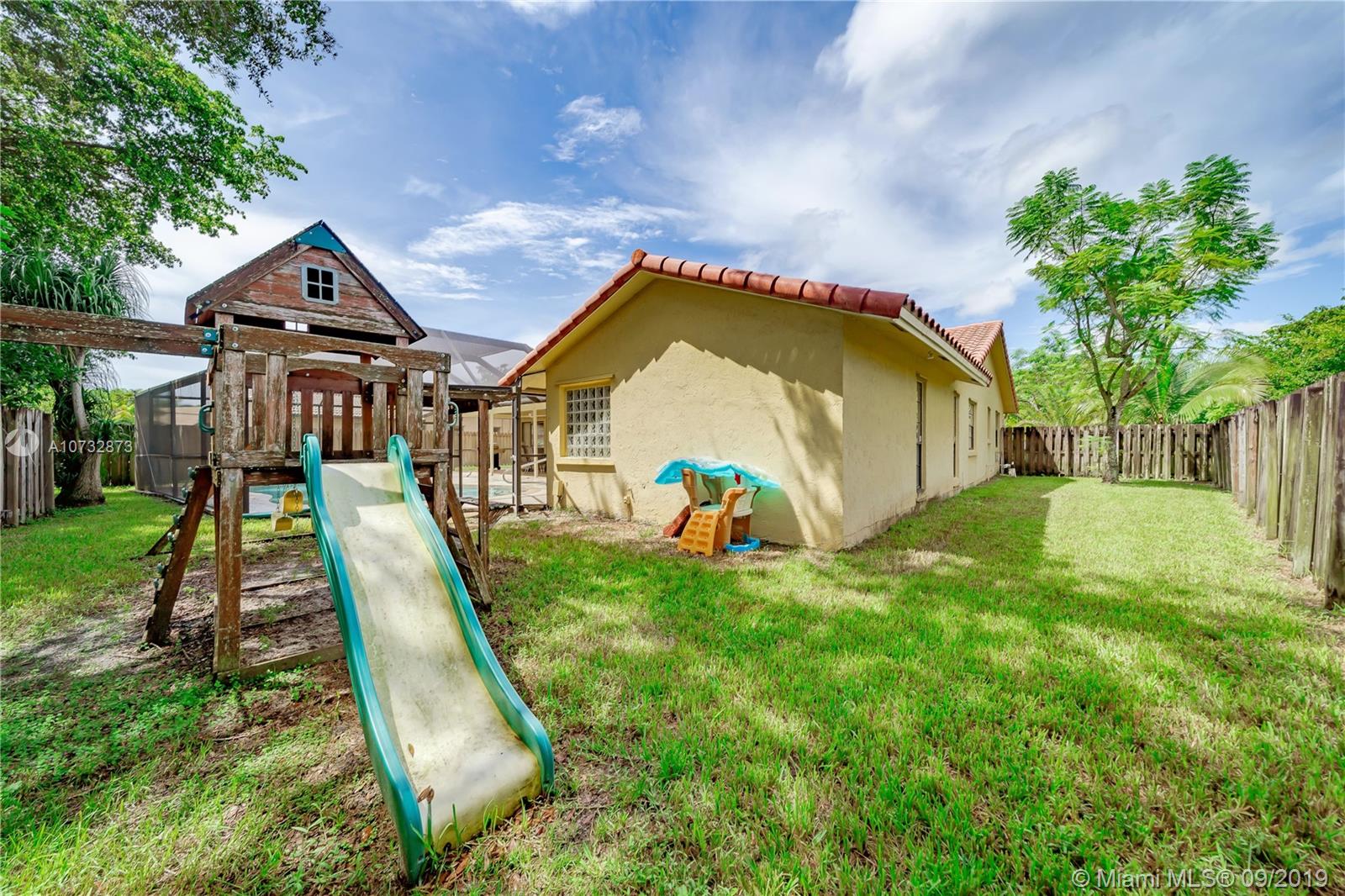 JACARANDA LAKES SEC 1 - Residential