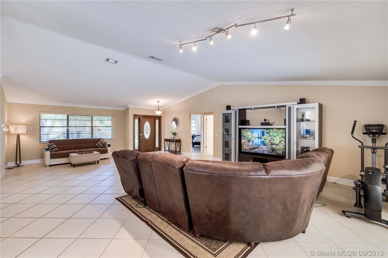 JACARANDA LAKES SEC 1 - Residential