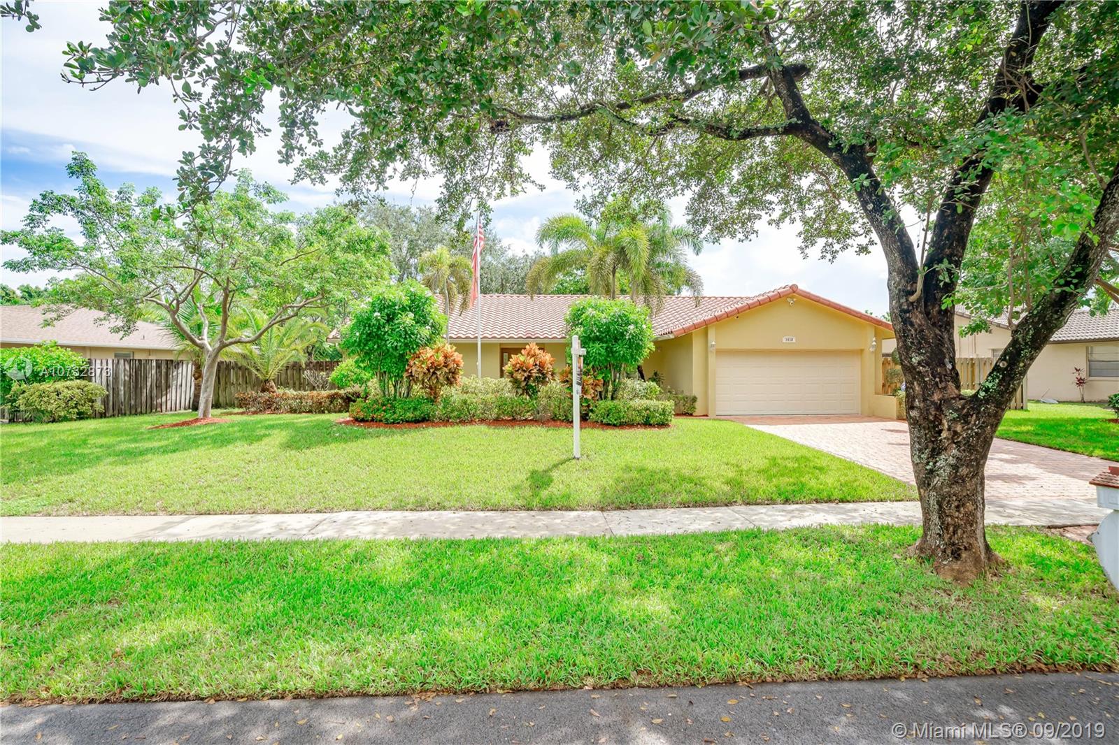 JACARANDA LAKES SEC 1 - Residential