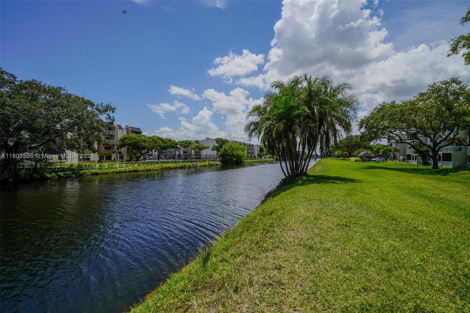 7800 Camino Real Real H-411, Miami, Broward County, Florida - 2 Bedrooms  
2 Bathrooms - 