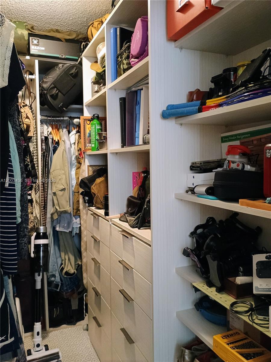 GOLDEN HORN CONDO - Residential