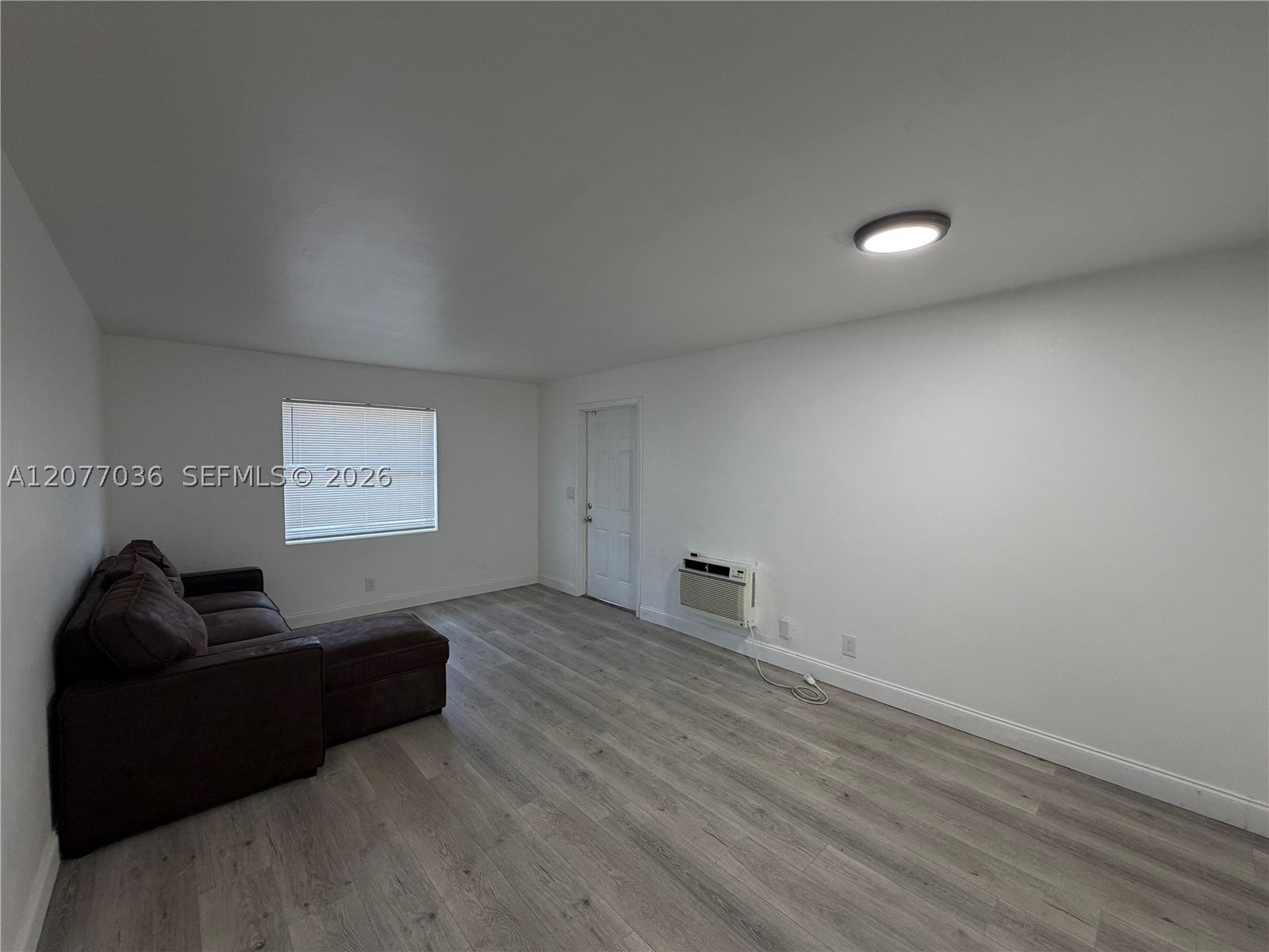 1245 W 35th St 2