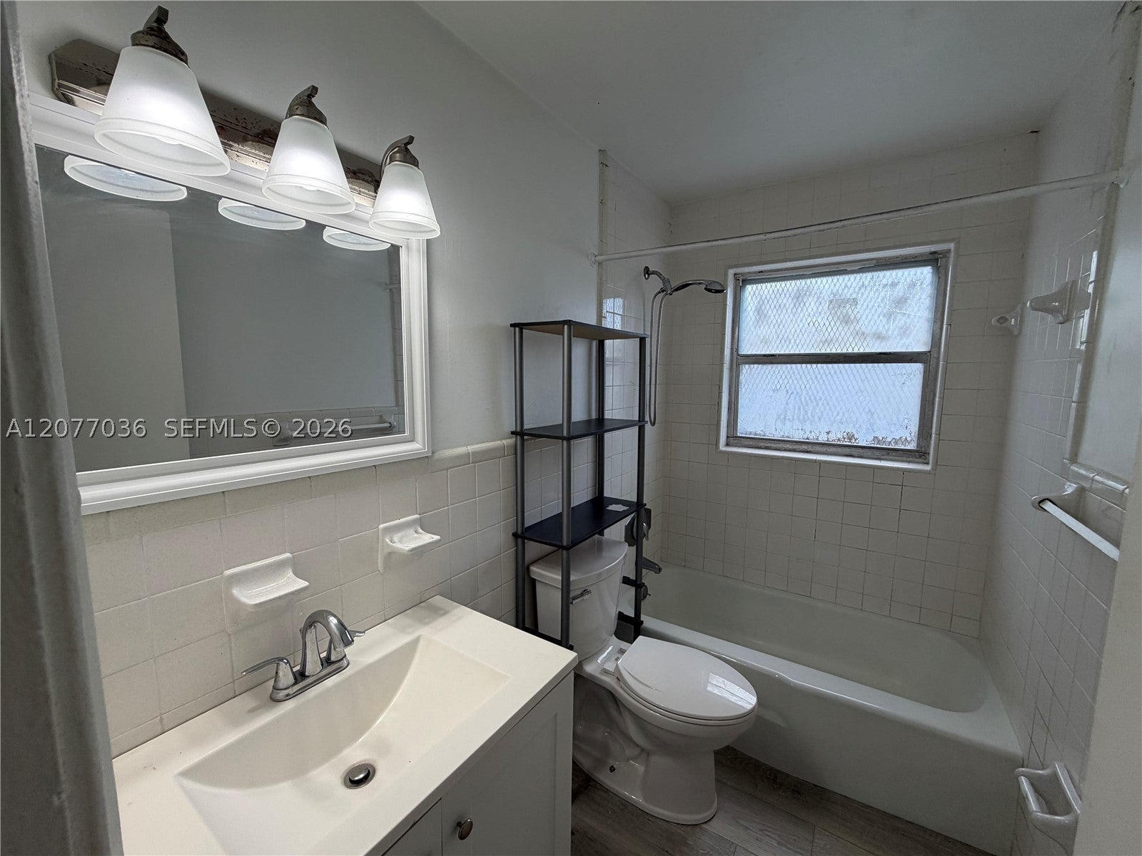1245 W 35th St 2