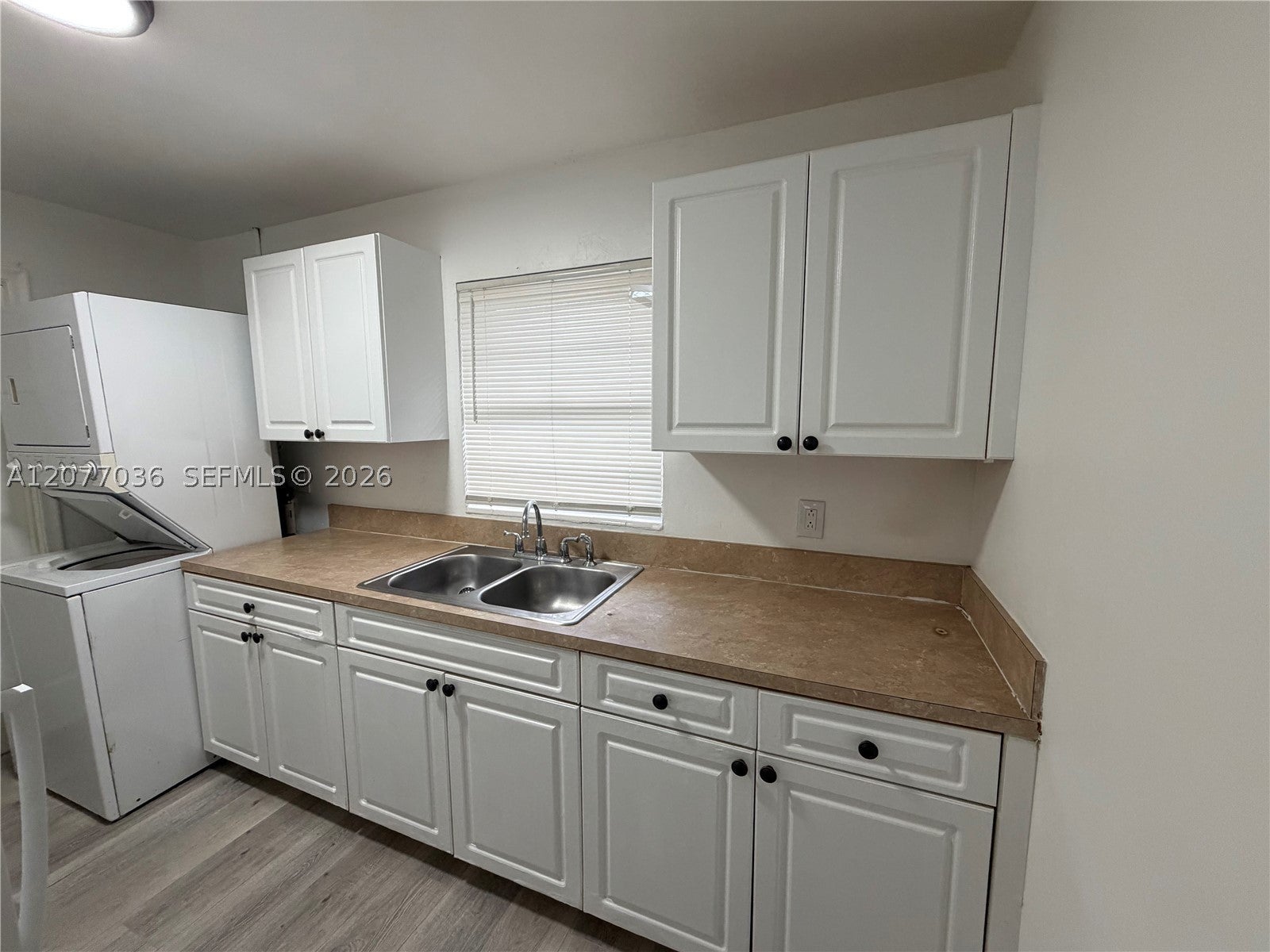 1245 W 35th St 2
