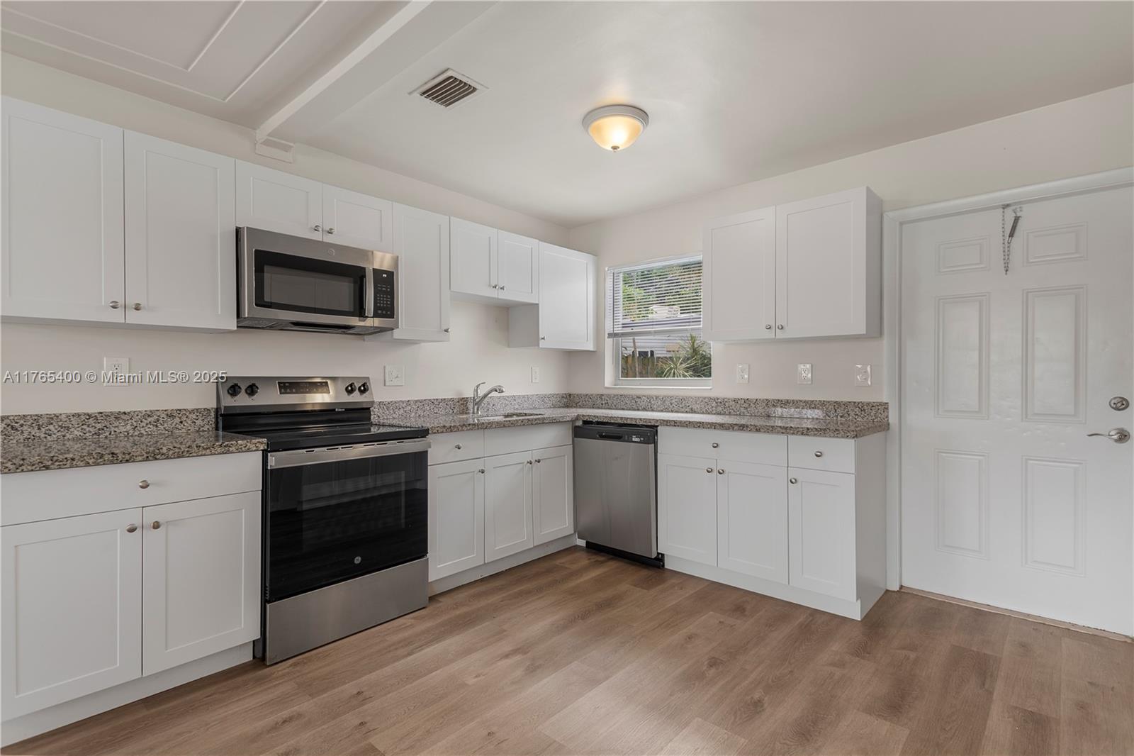 2649 NE 14th Ter