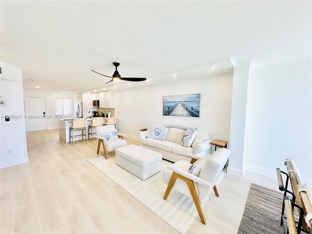 Photo of 353 S Us Highway 1 #E204, Jupiter, FL 33477 (MLS # A11856337)