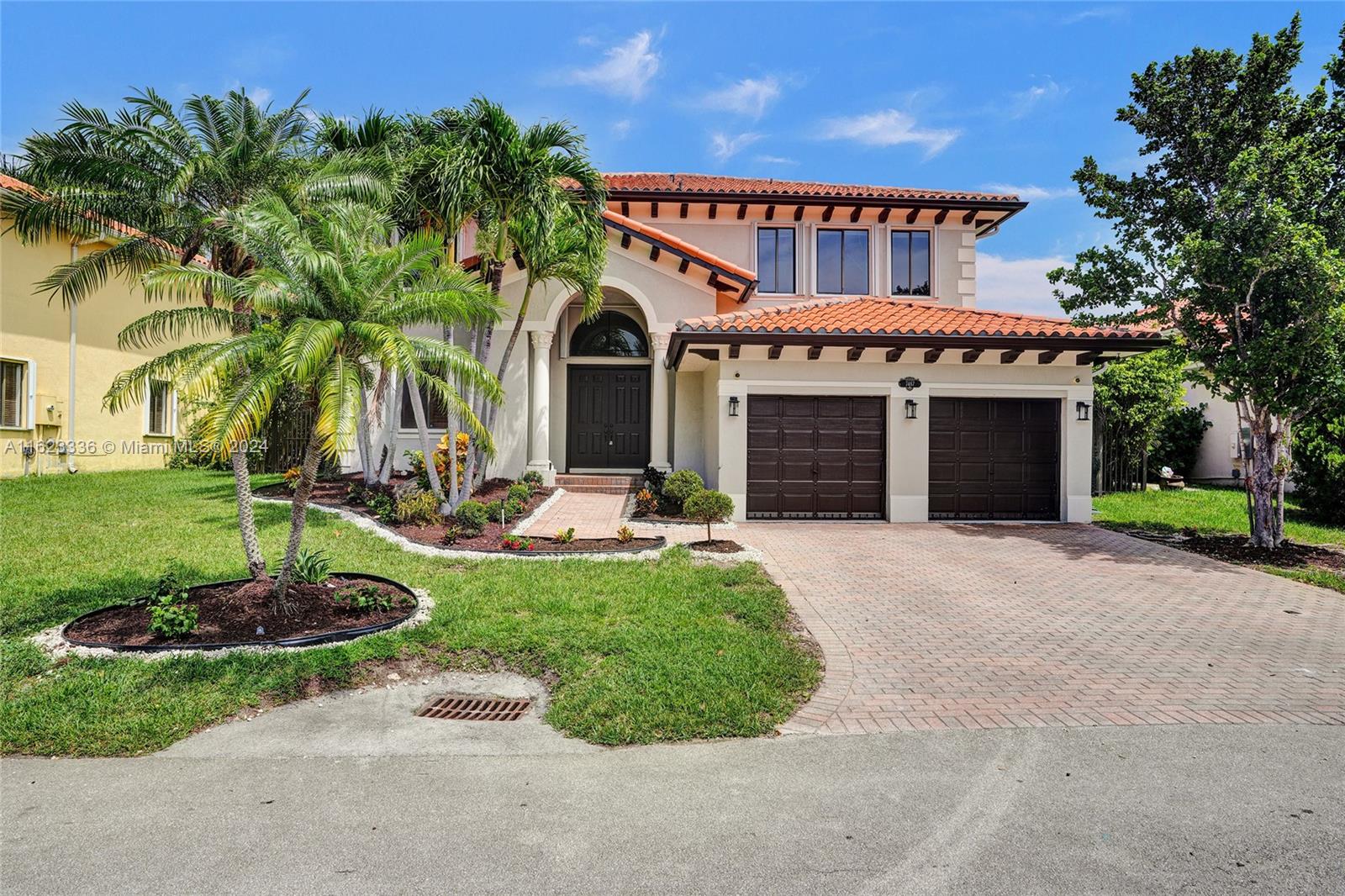 7467 Sw 189th St, Cutler Bay, Miami-Dade County, Florida - 5 Bedrooms  
5 Bathrooms - 