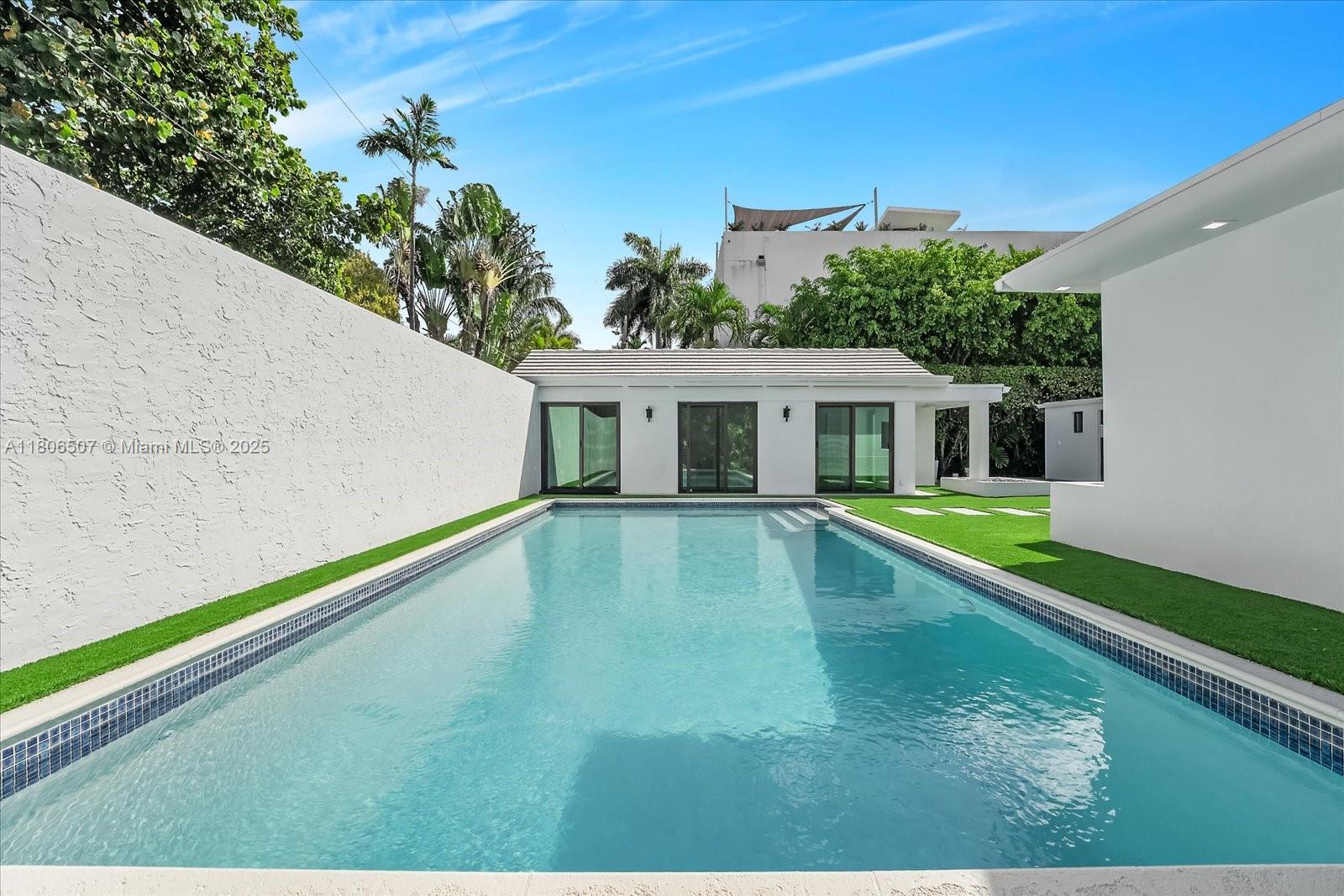 HIBISCUS ISLAND - Residential Lease