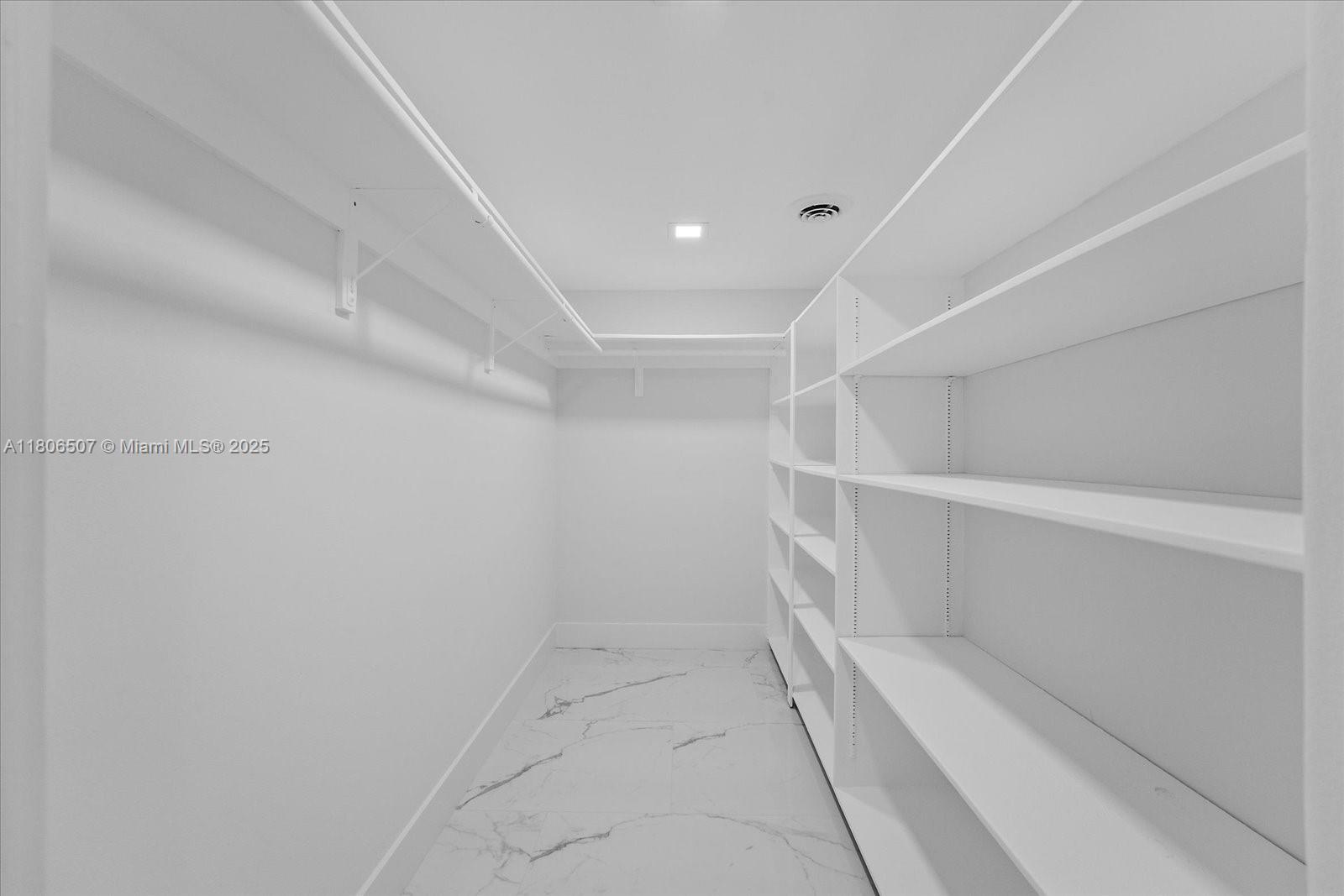 HIBISCUS ISLAND - Residential Lease